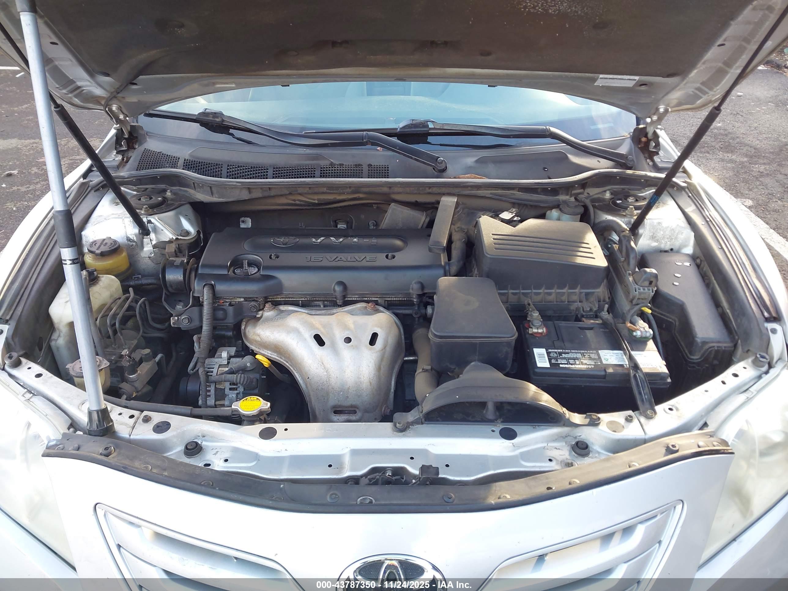 TOYOTA CAMRY image 10