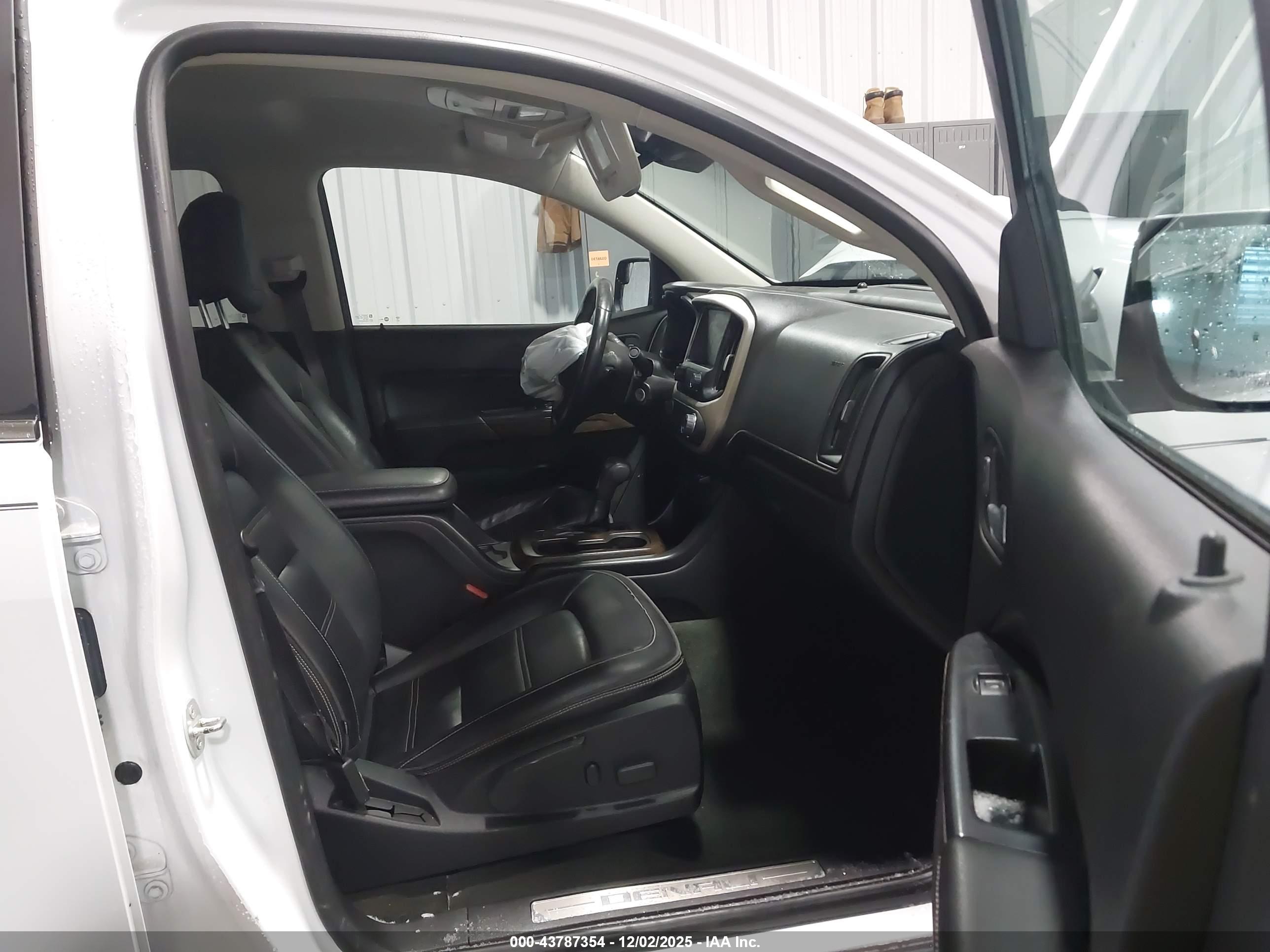 GMC CANYON image 5