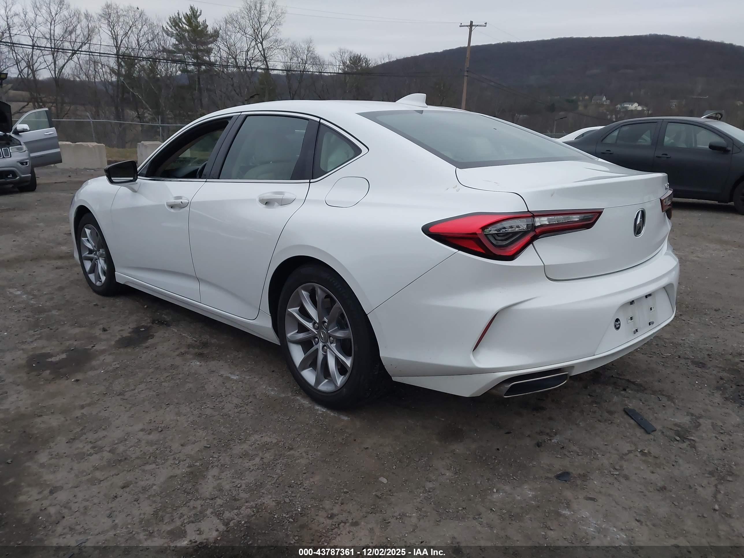 ACURA TLX image 3