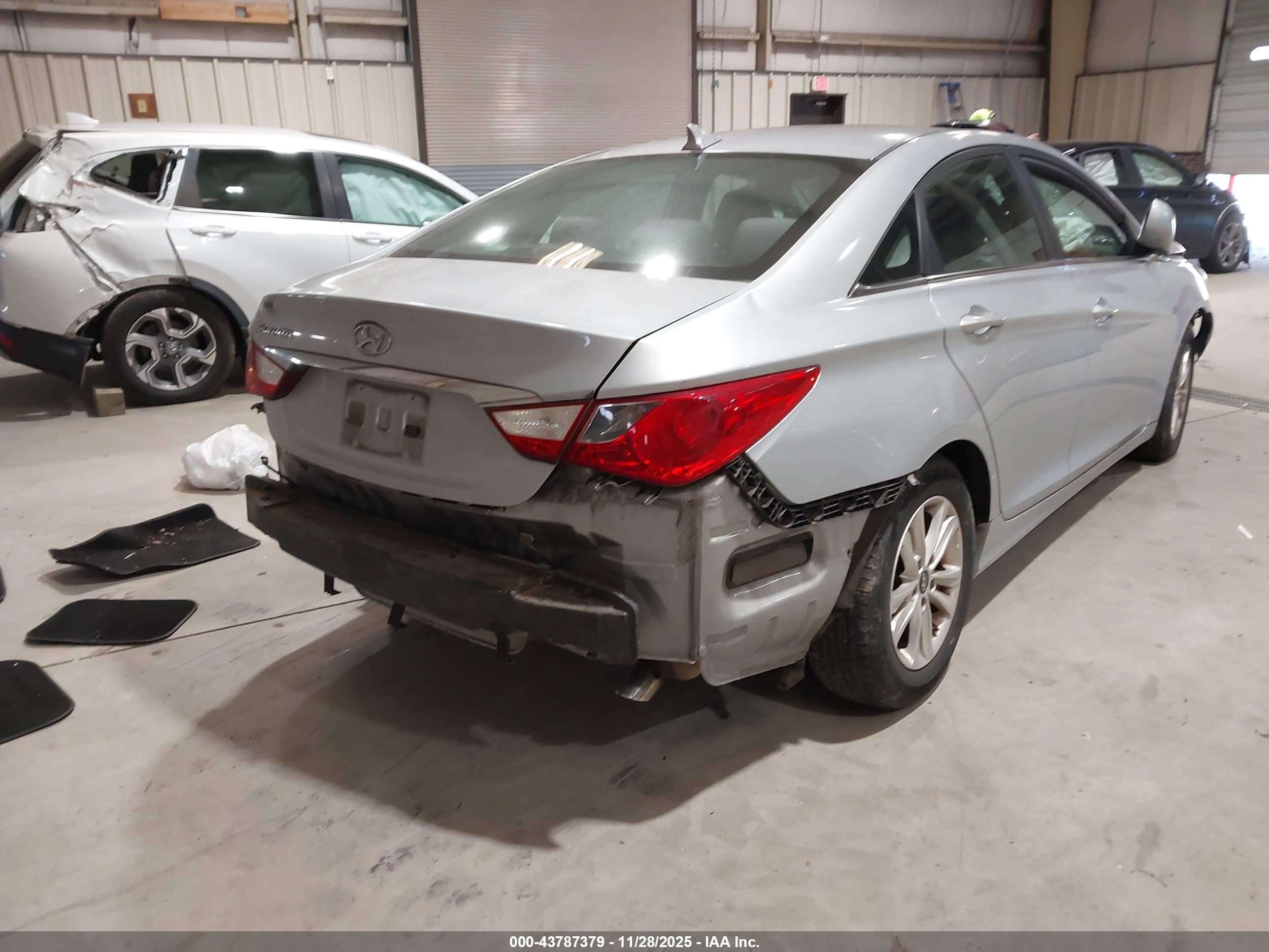 HYUNDAI SONATA image 4