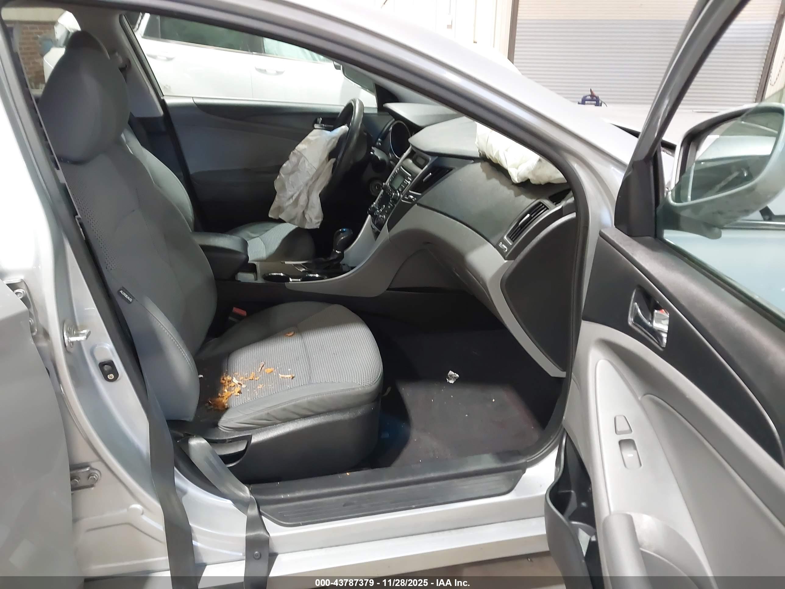 HYUNDAI SONATA image 5
