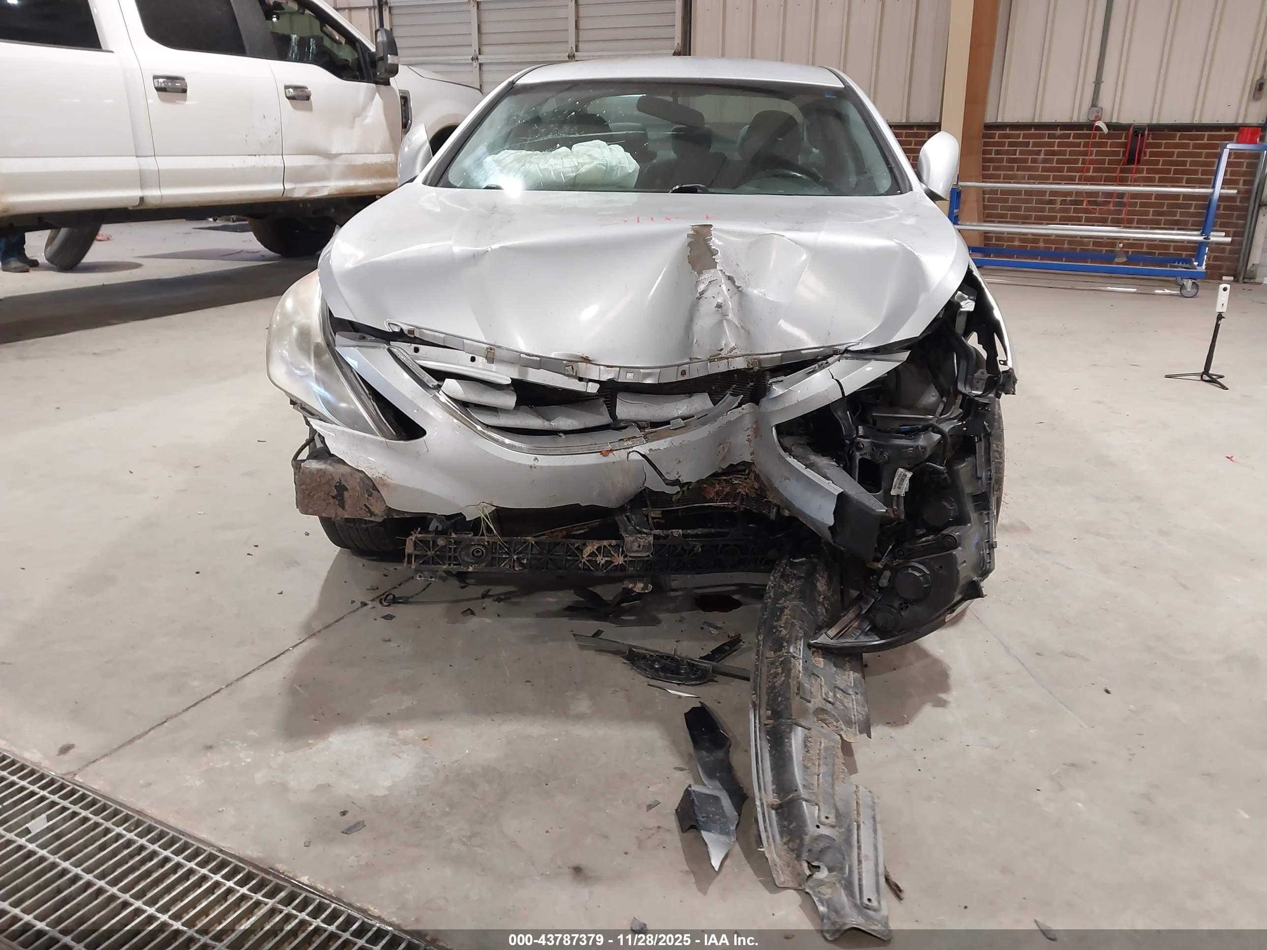 HYUNDAI SONATA image 6
