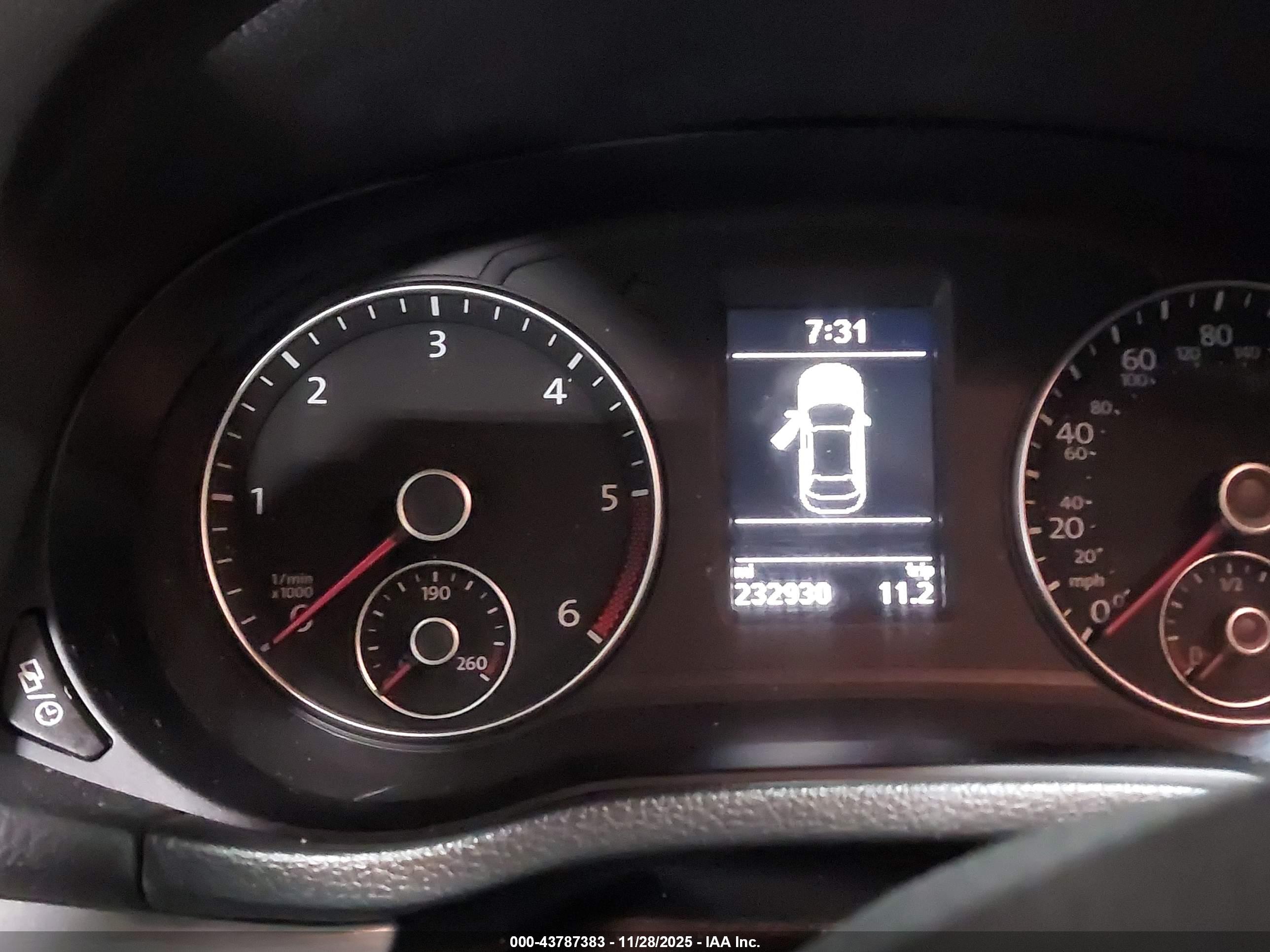 VOLKSWAGEN PASSAT image 7