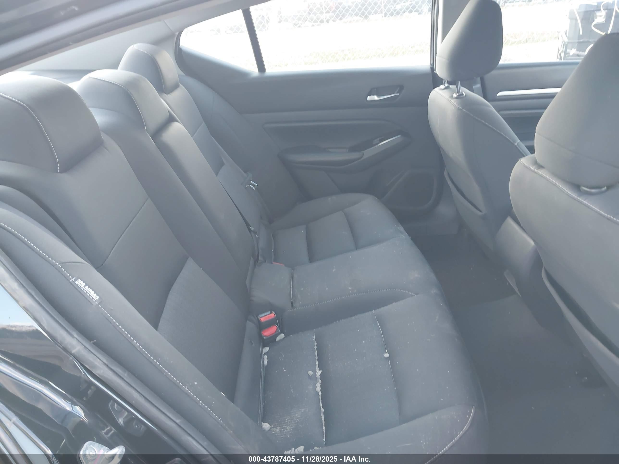 NISSAN ALTIMA image 8