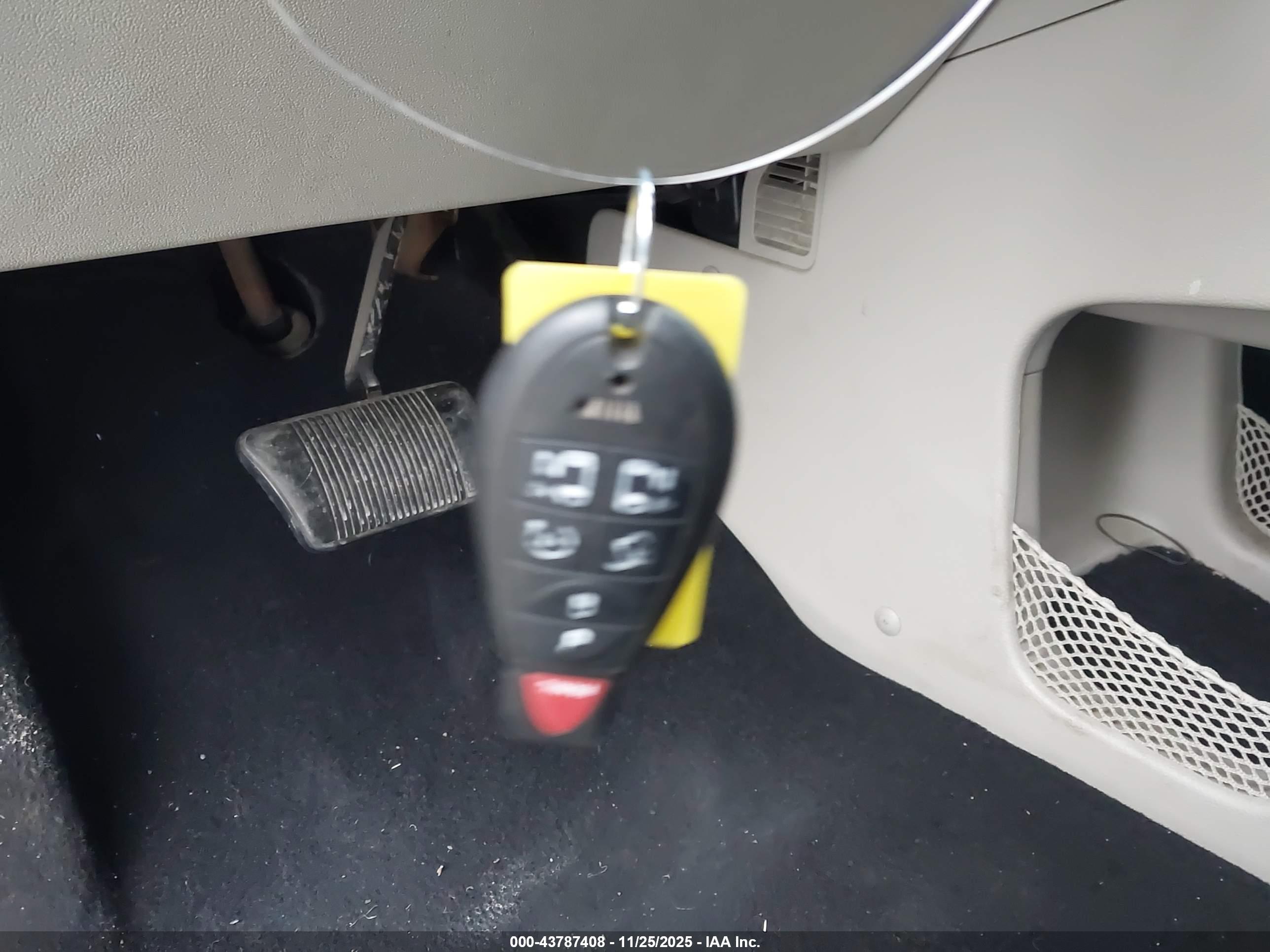 CHRYSLER TOWN image 11