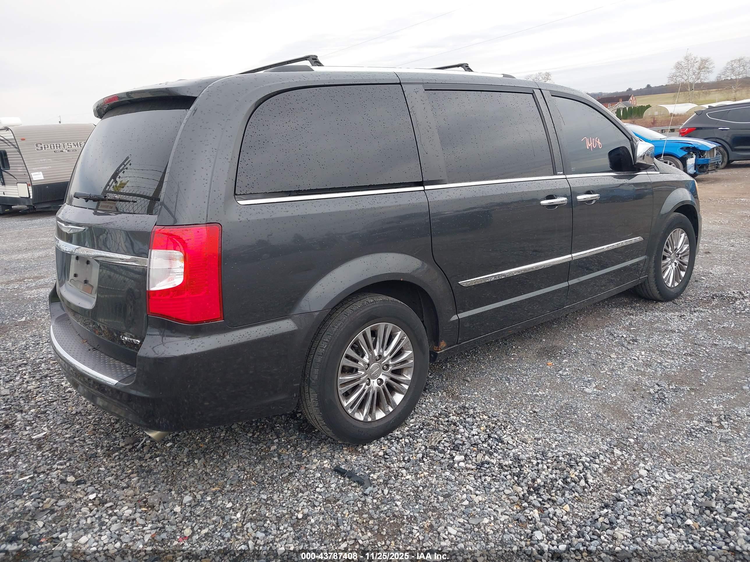 CHRYSLER TOWN image 4