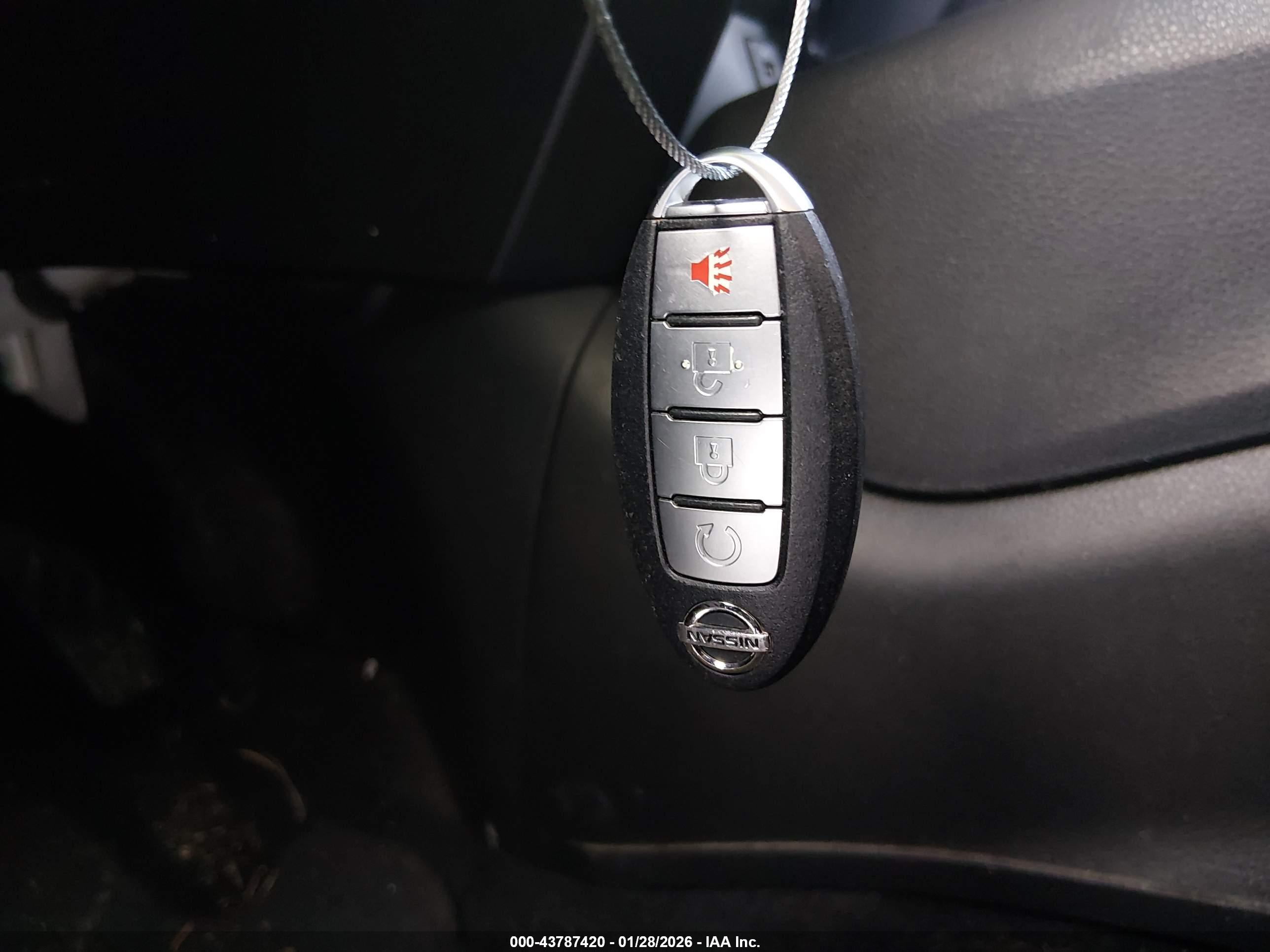 NISSAN ROGUE image 11