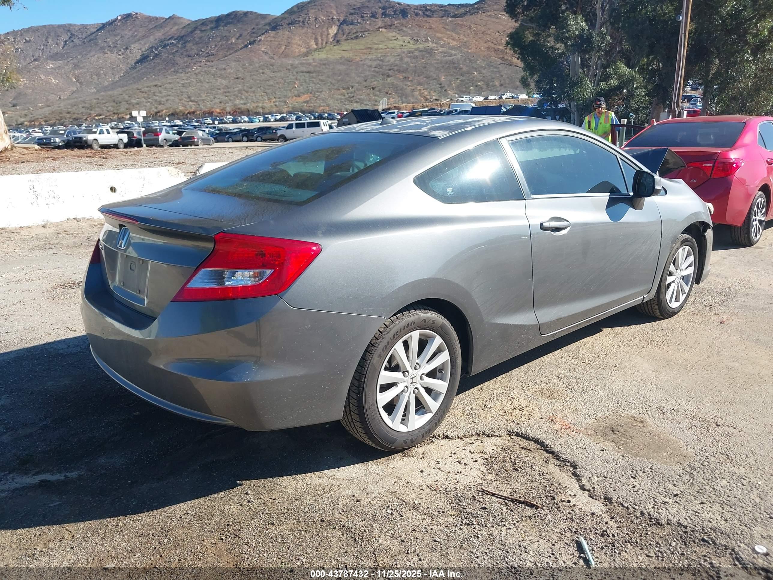 HONDA CIVIC image 4