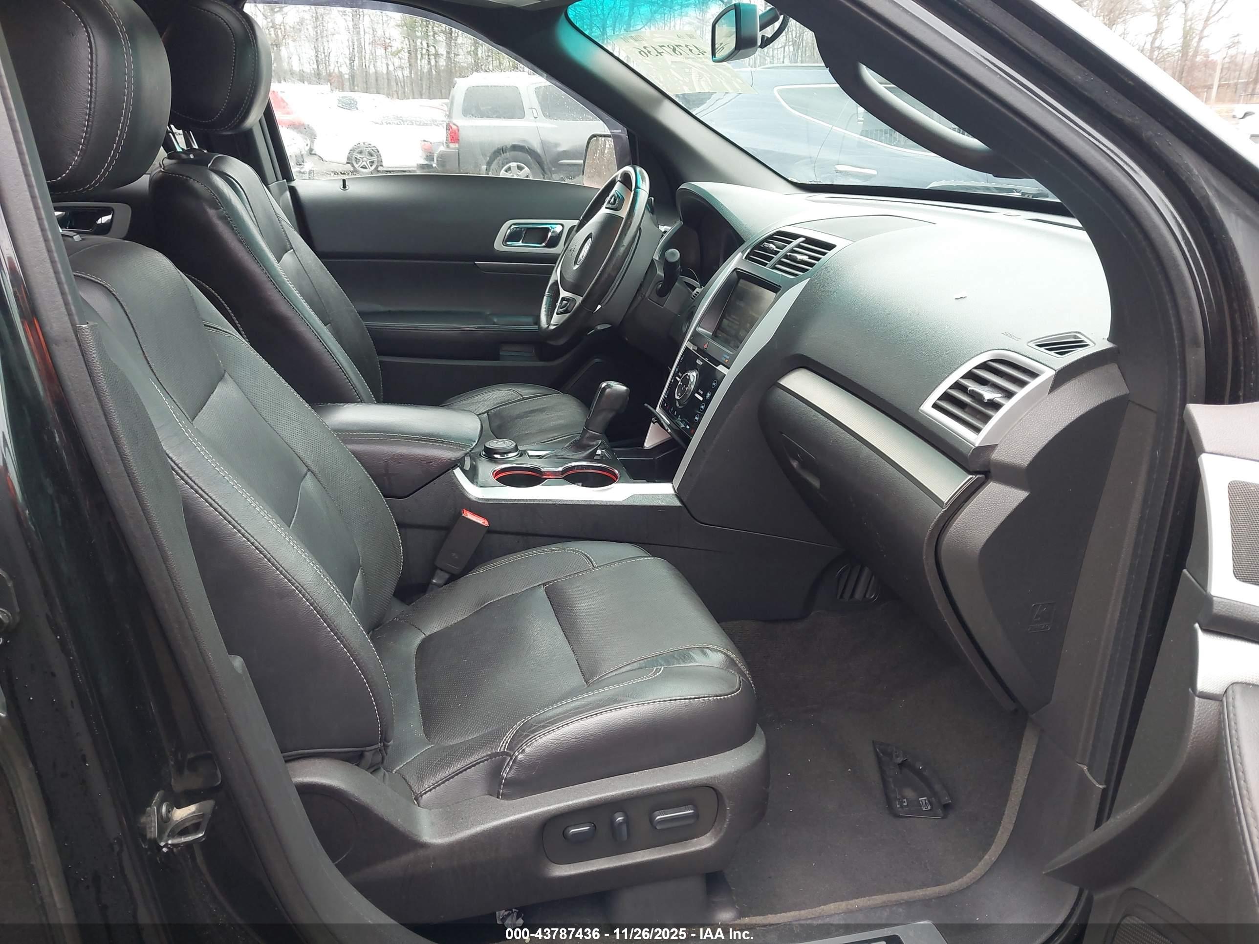 FORD EXPLORER image 5