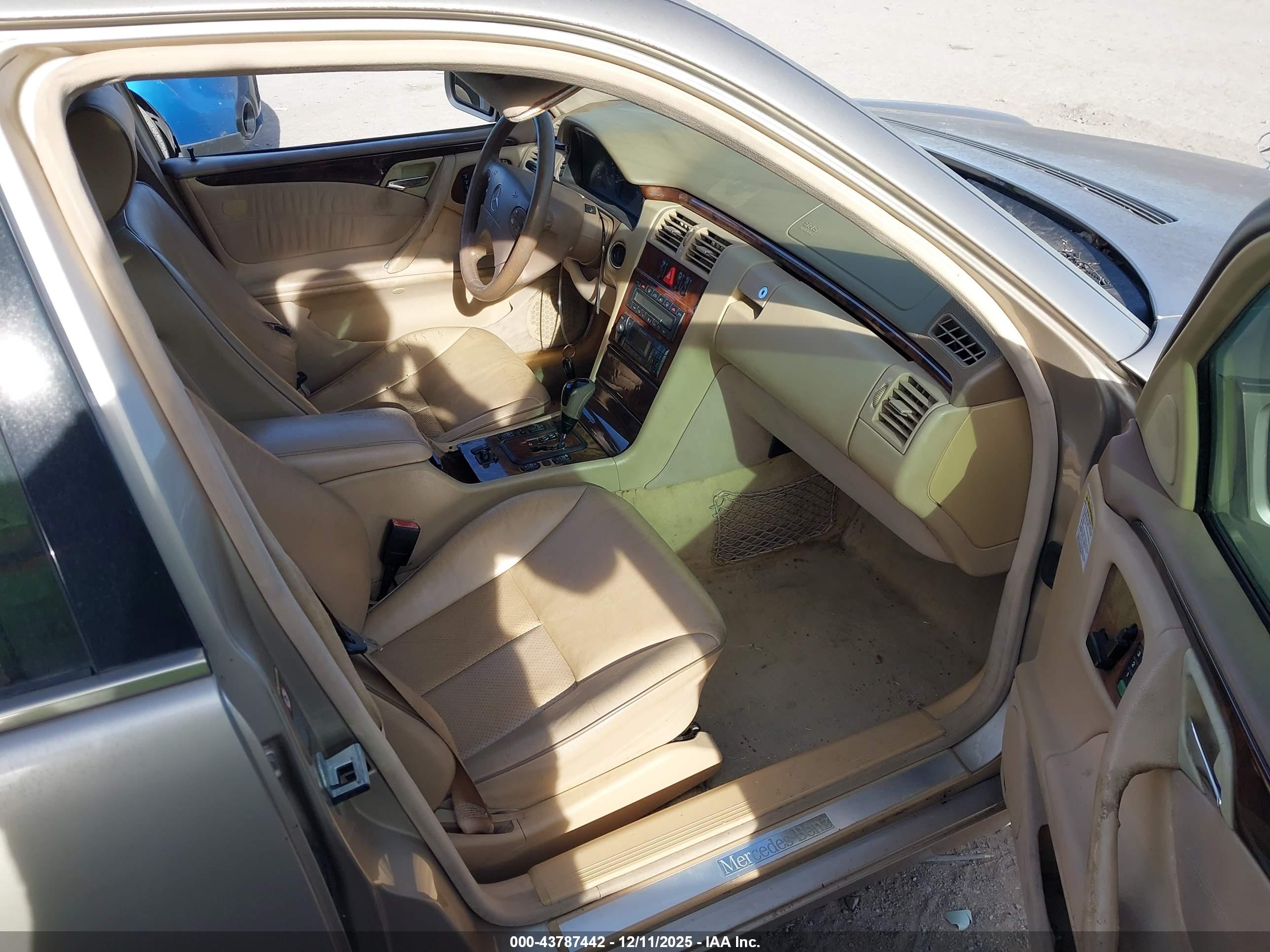 MERCEDES-BENZ E image 5