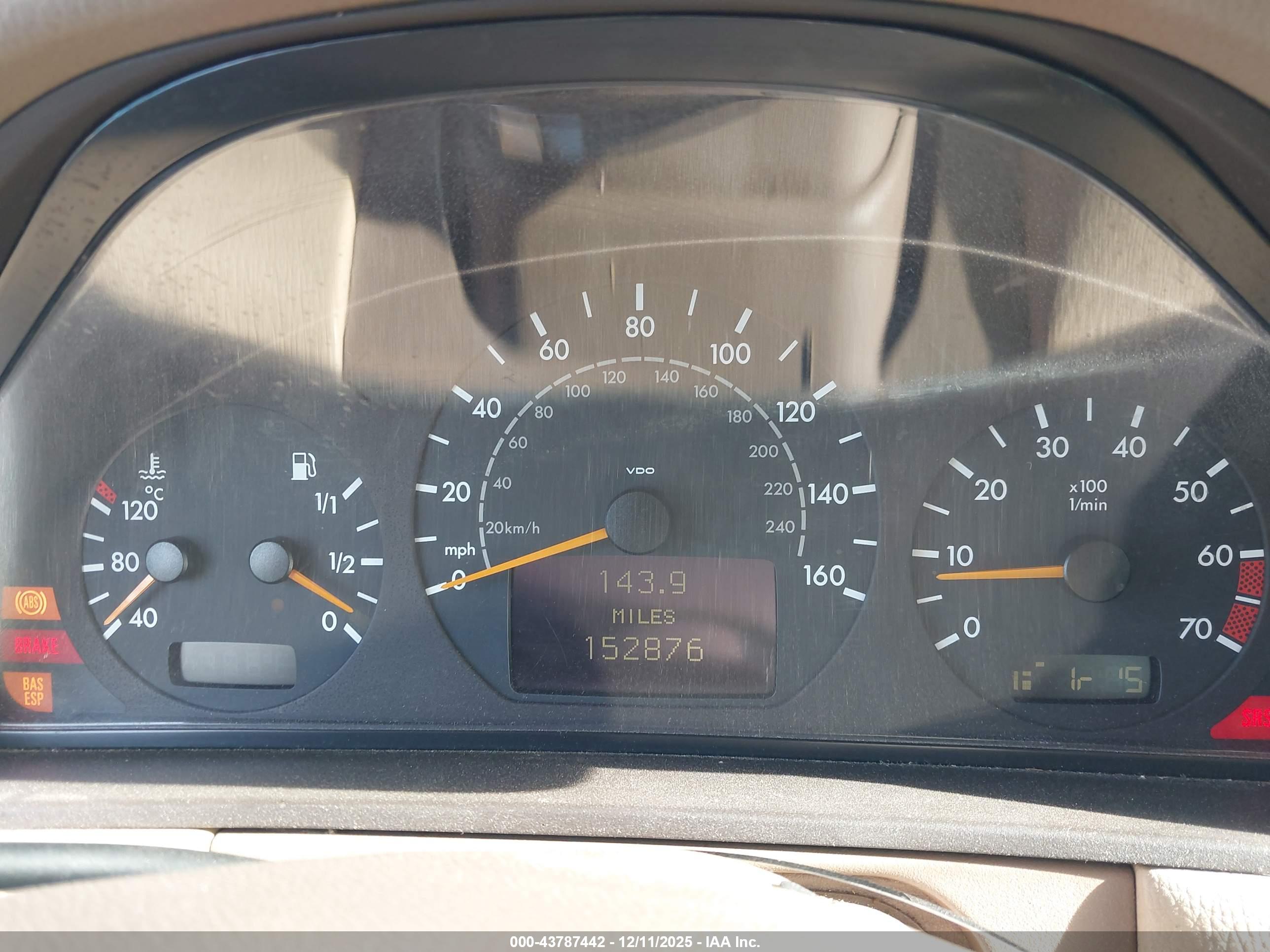 MERCEDES-BENZ E image 7