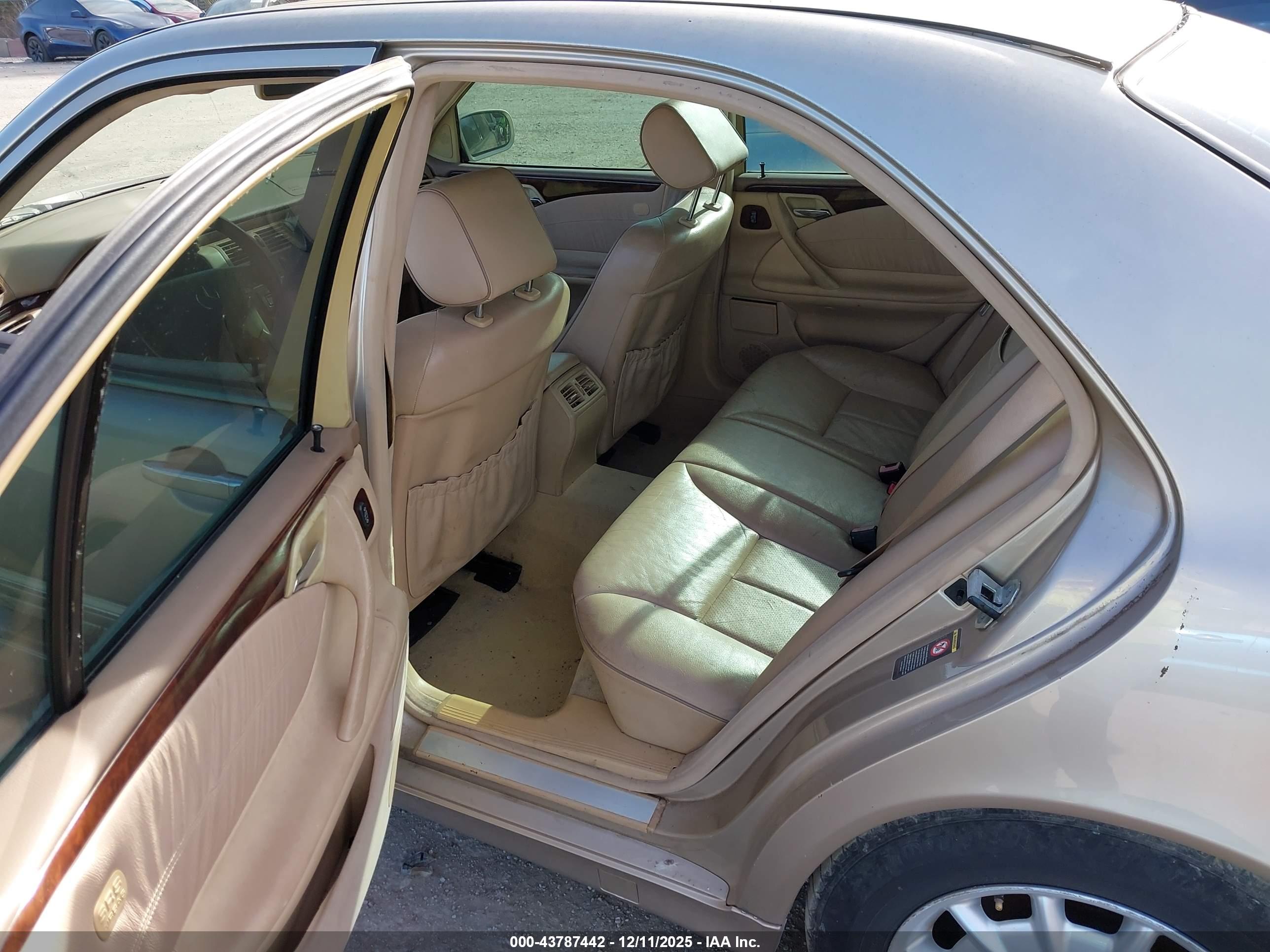 MERCEDES-BENZ E image 8