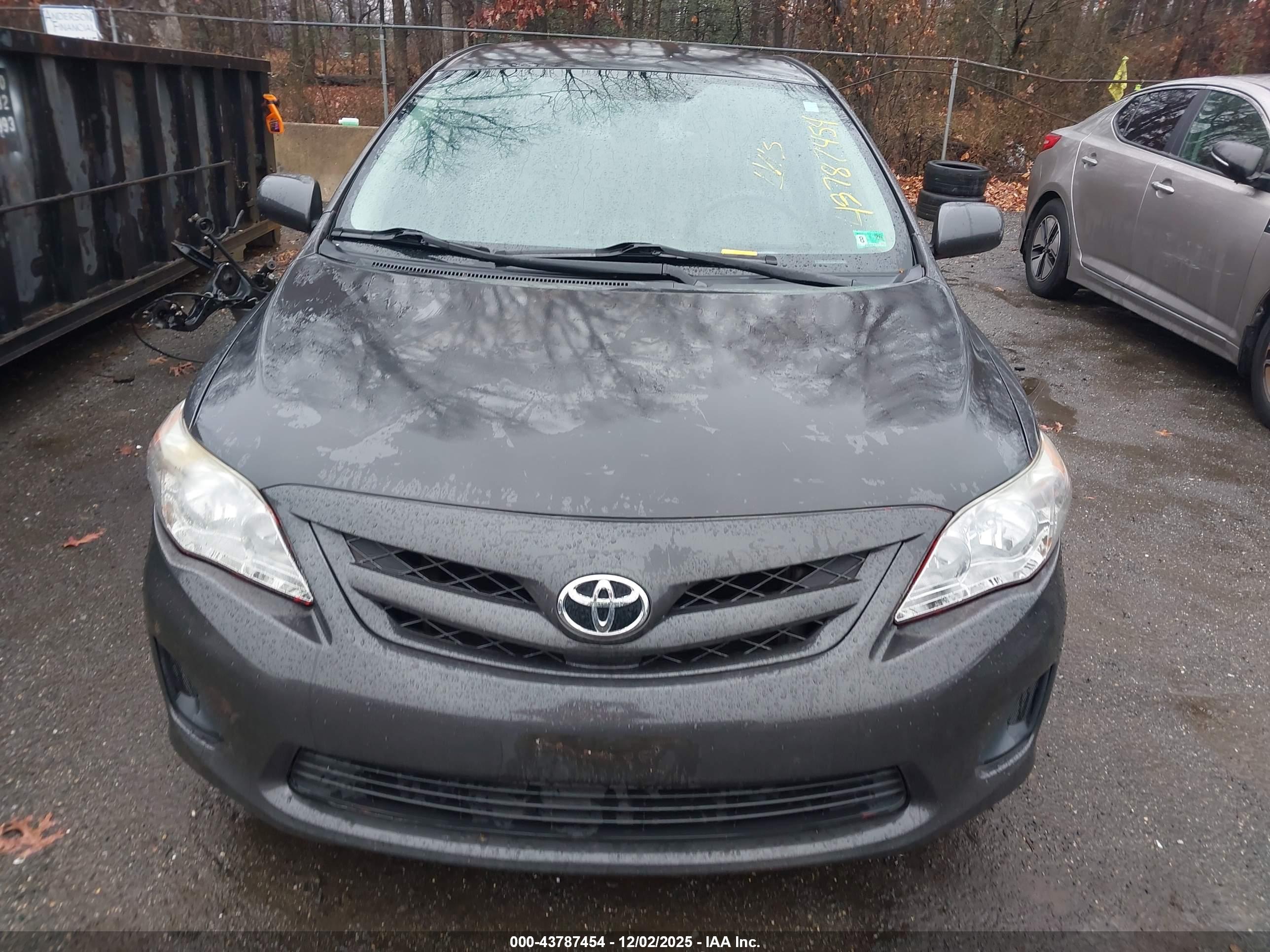 TOYOTA COROLLA image 6