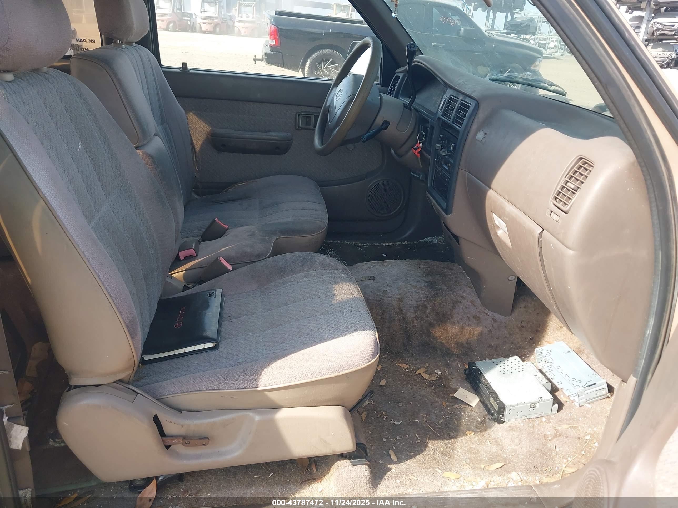 TOYOTA TACOMA image 5