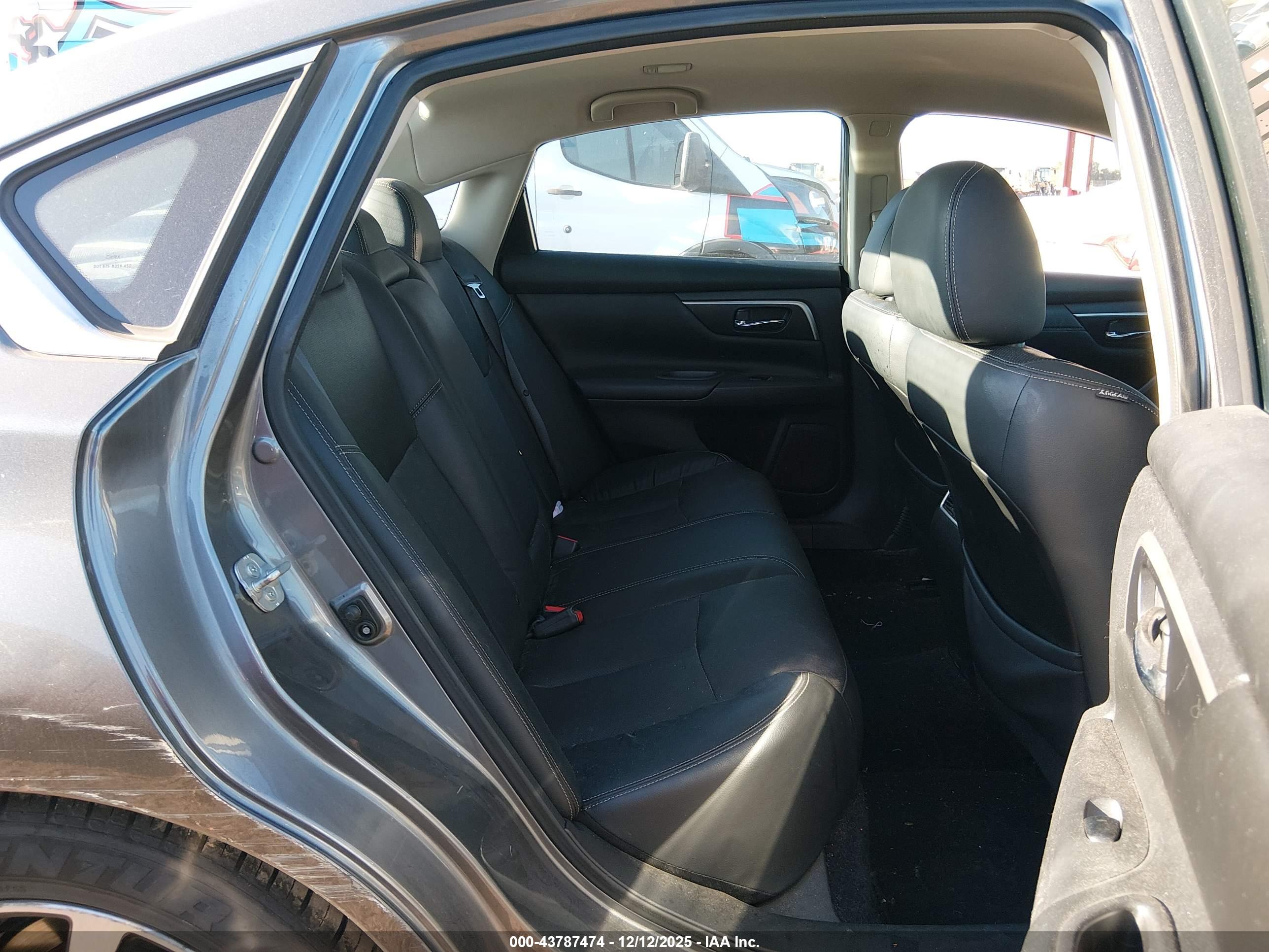 NISSAN ALTIMA image 8