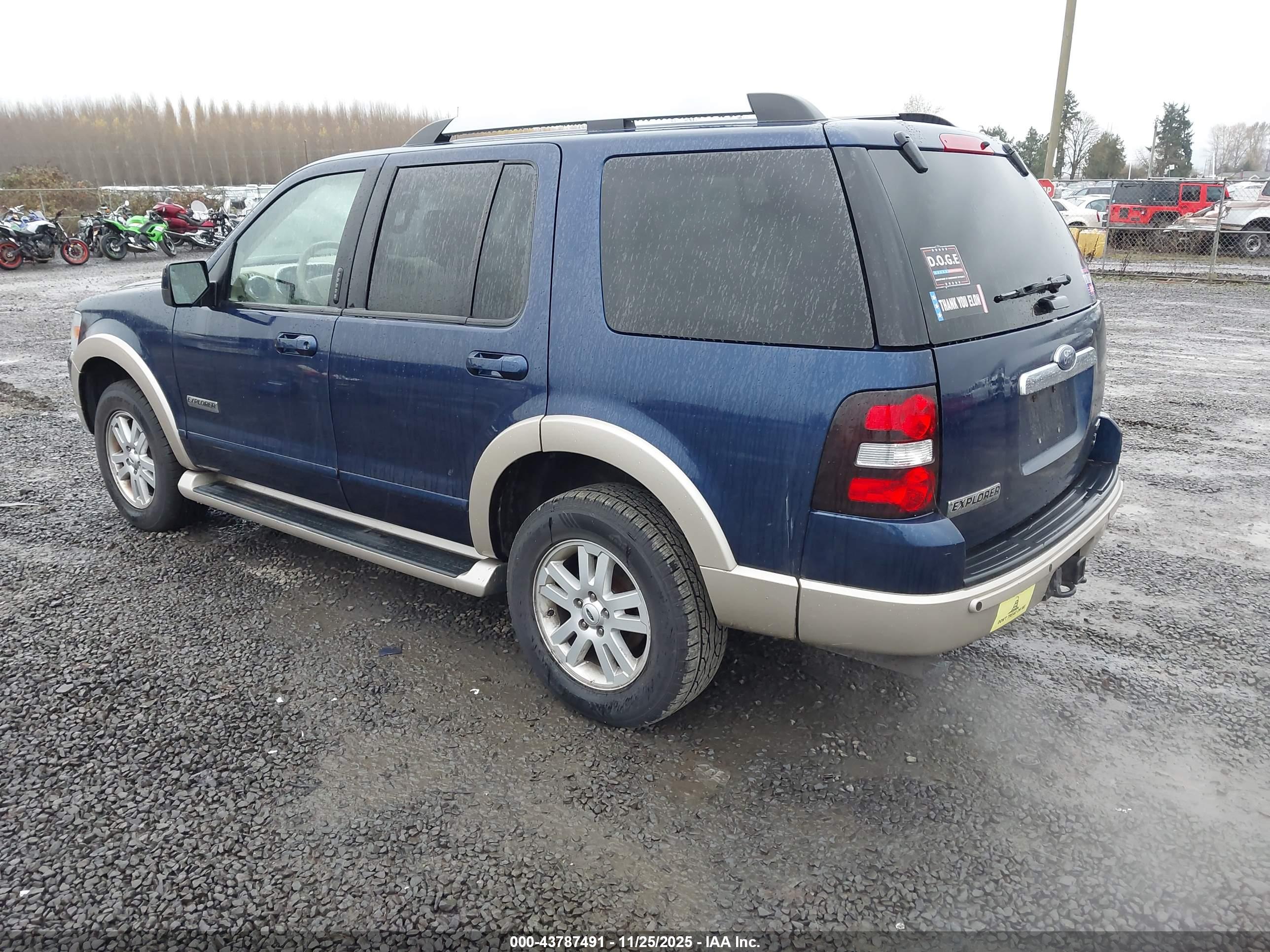FORD EXPLORER image 3