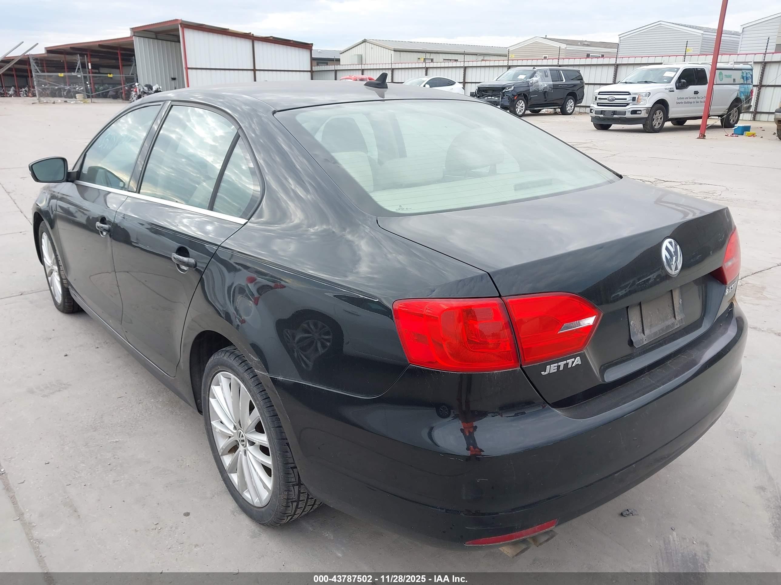 VOLKSWAGEN JETTA image 3