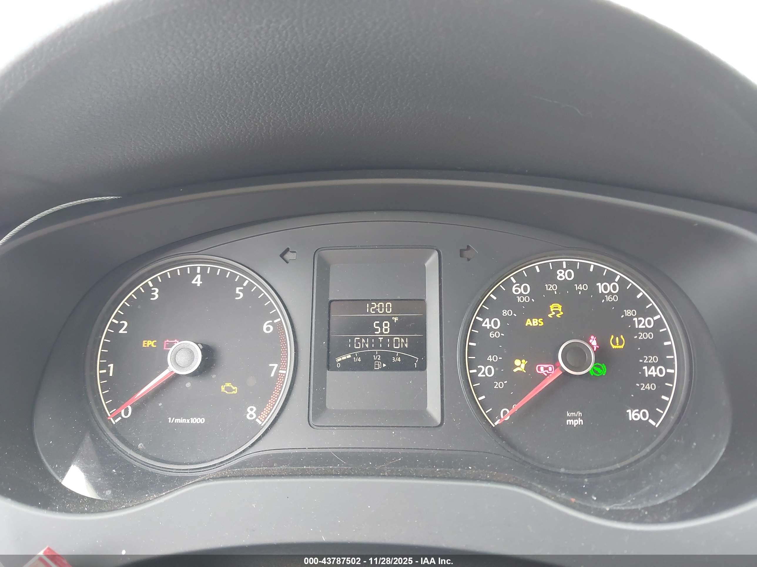 VOLKSWAGEN JETTA image 7