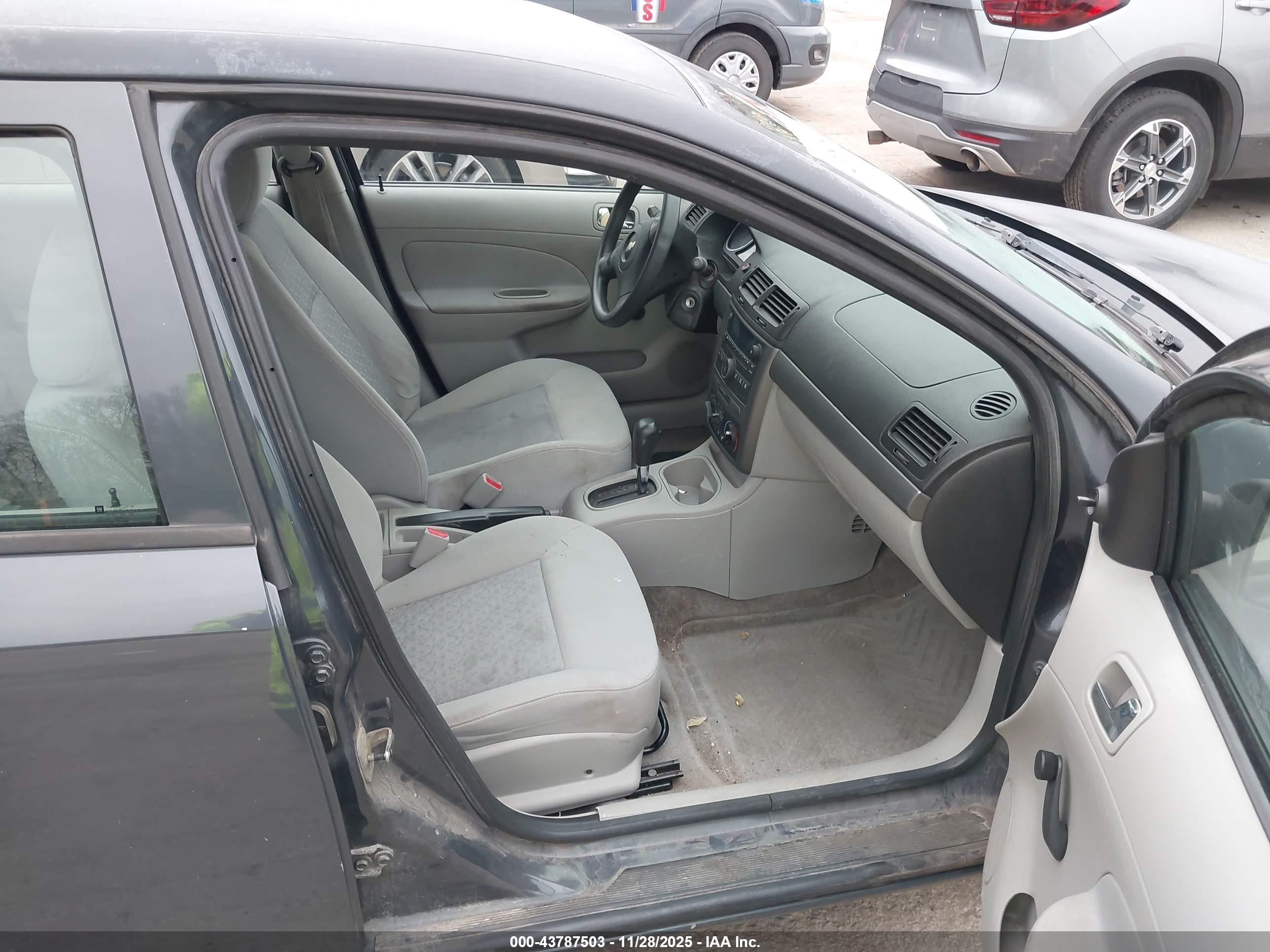 CHEVROLET COBALT image 5
