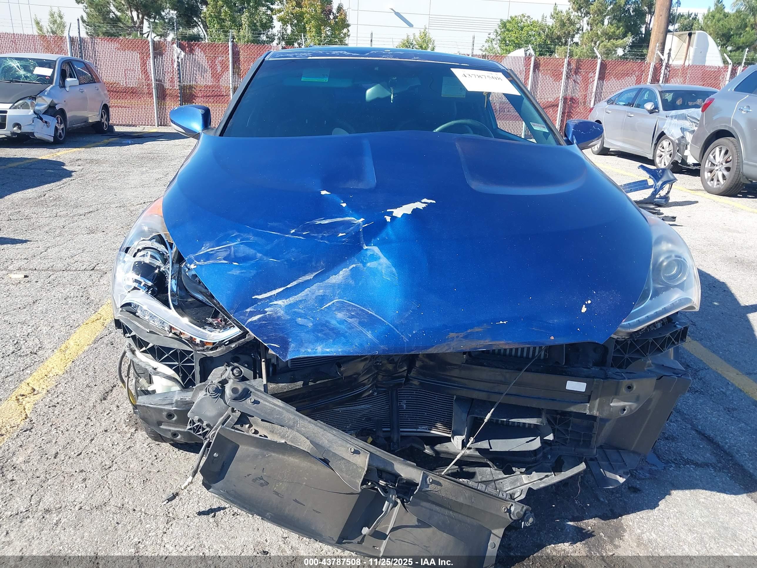 HYUNDAI VELOSTER image 6