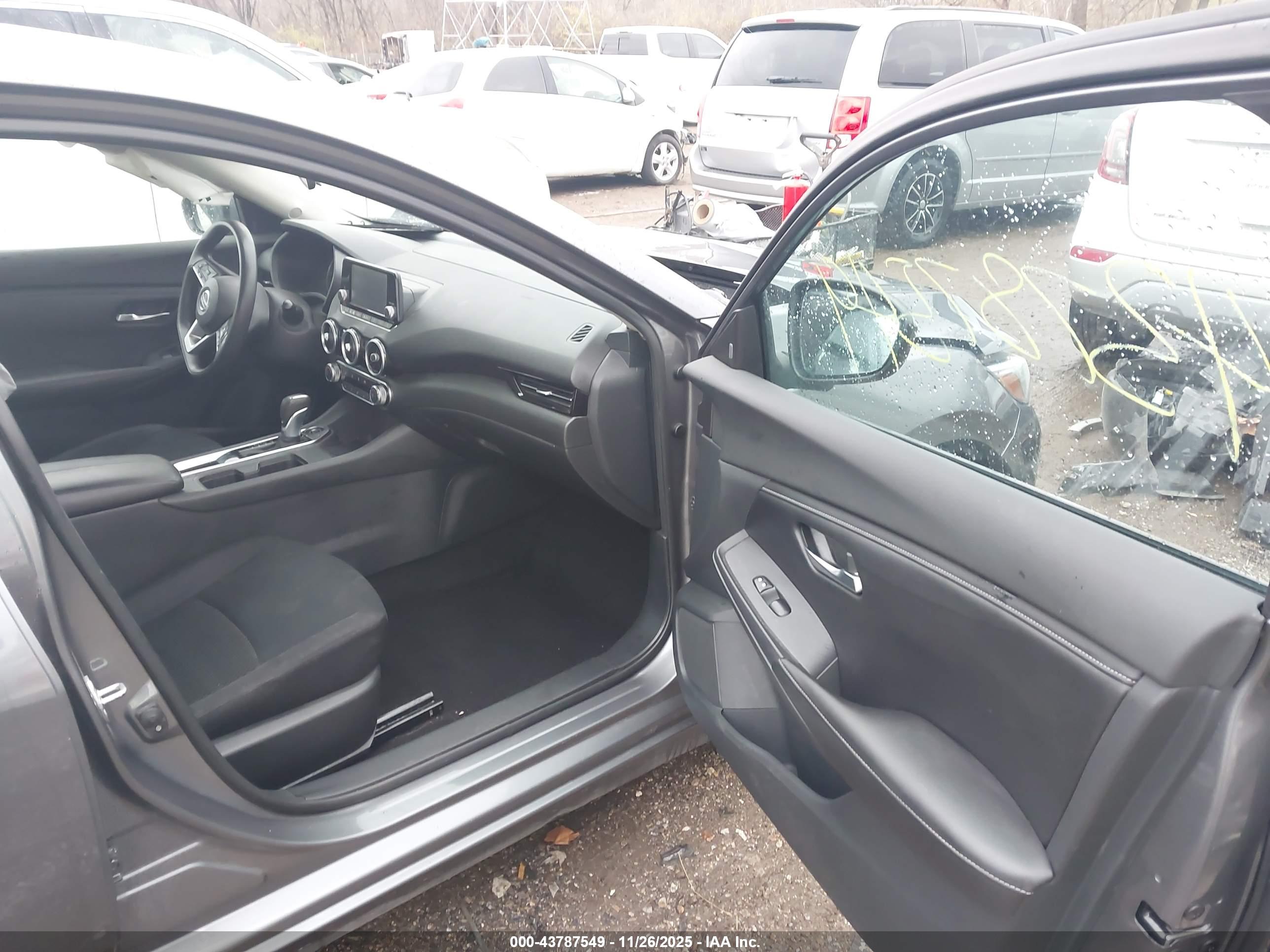 NISSAN SENTRA image 5