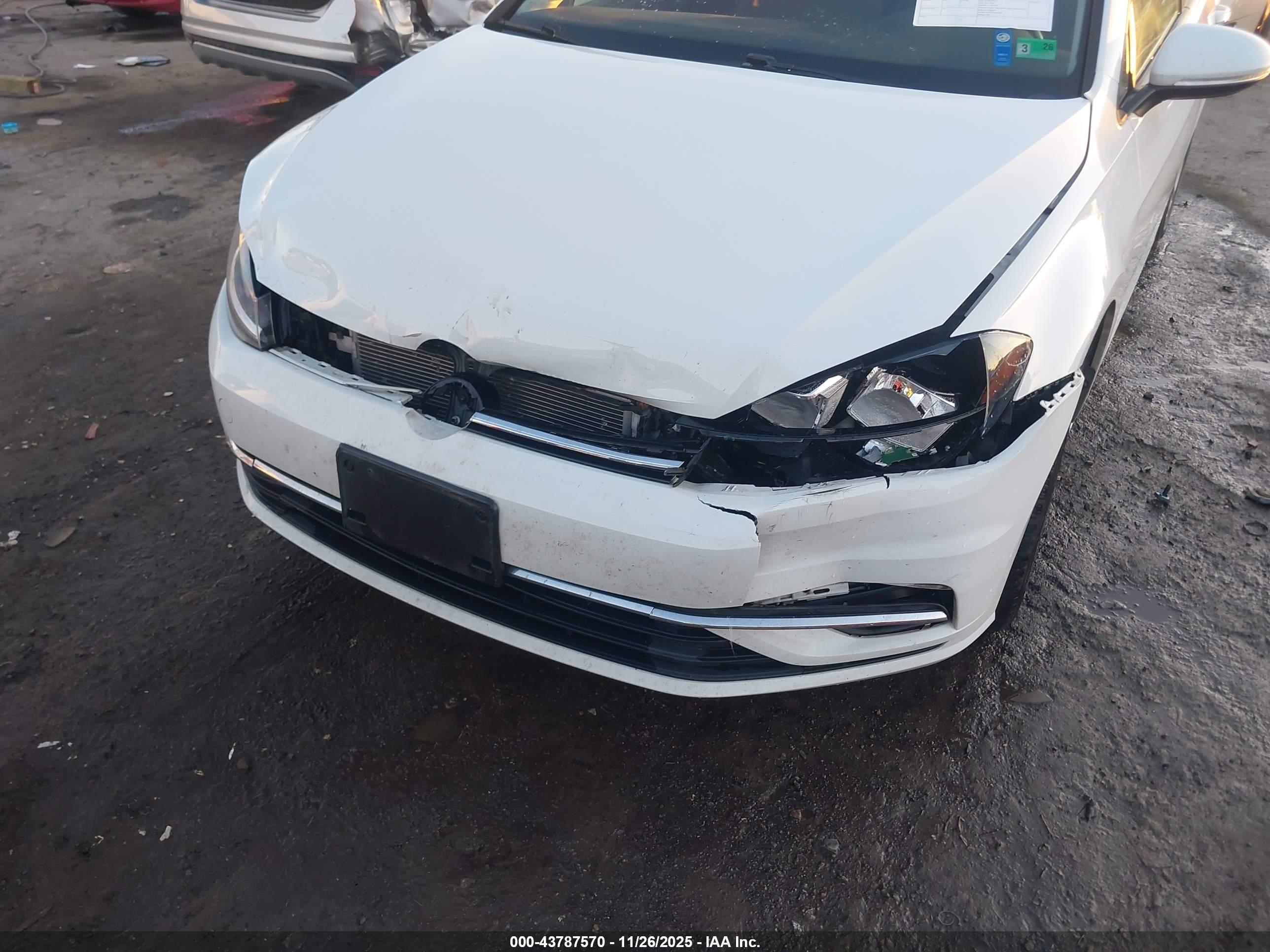 VOLKSWAGEN GOLF image 6