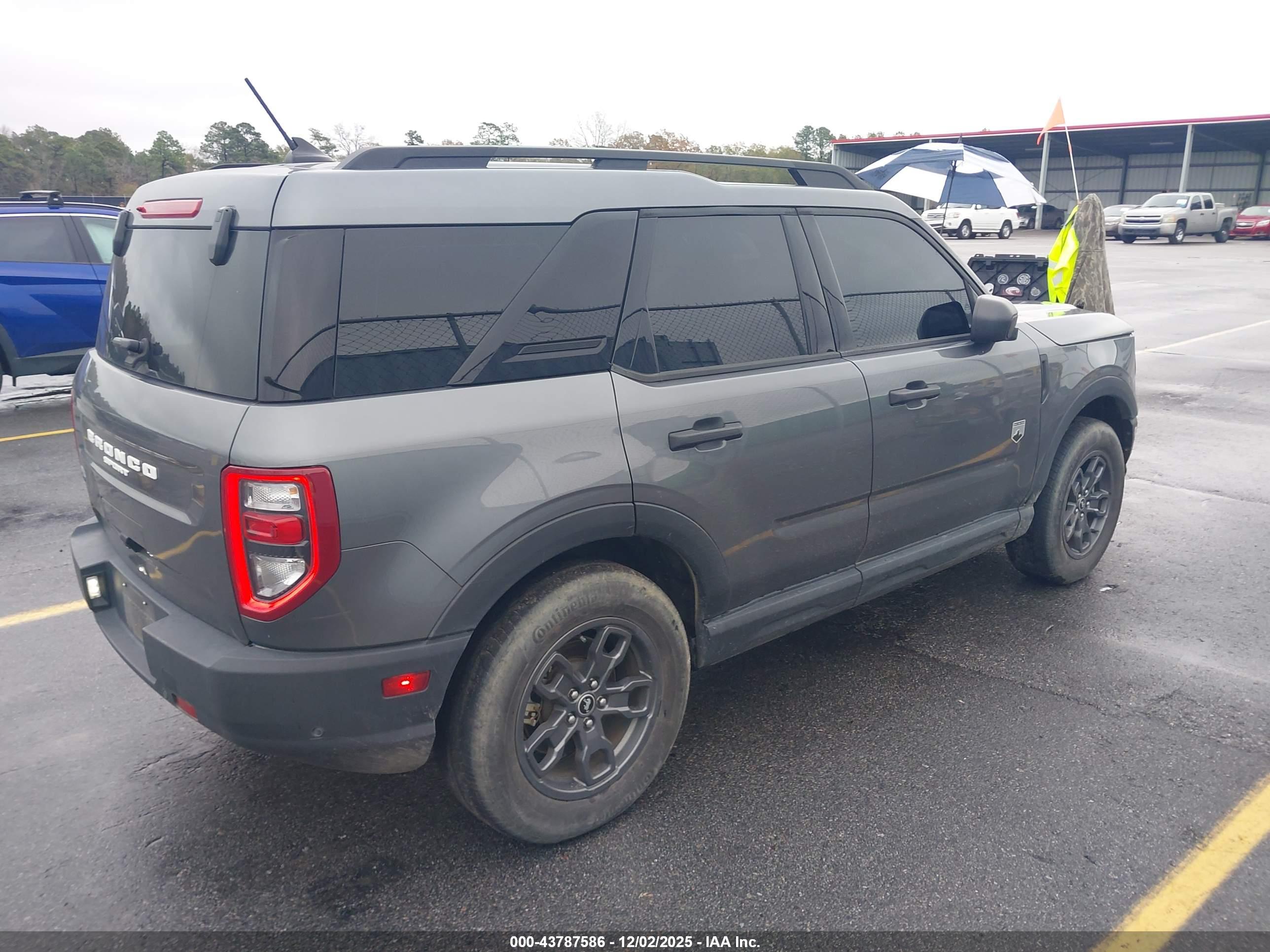 FORD BRONCO image 4