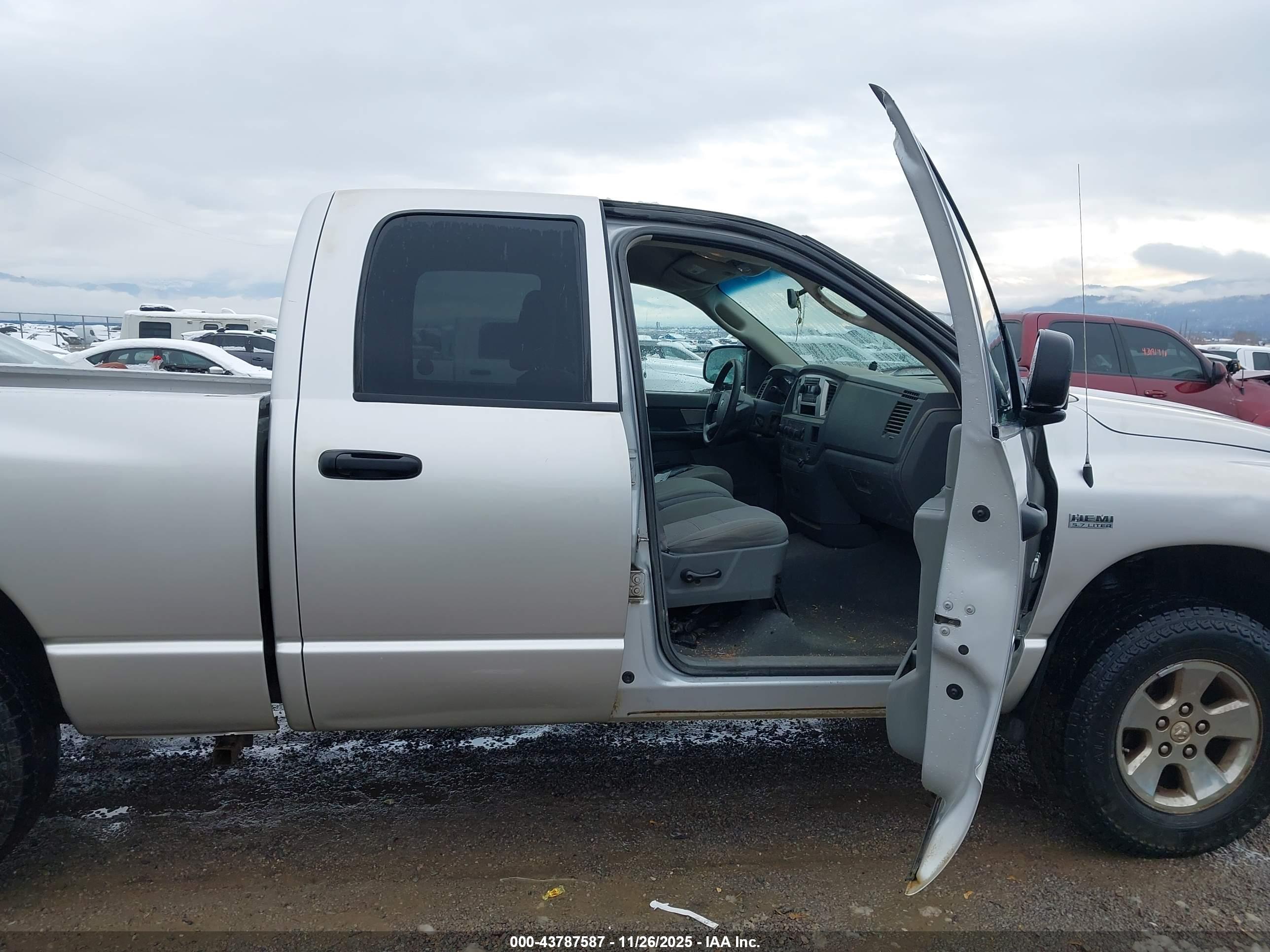 DODGE RAM image 5
