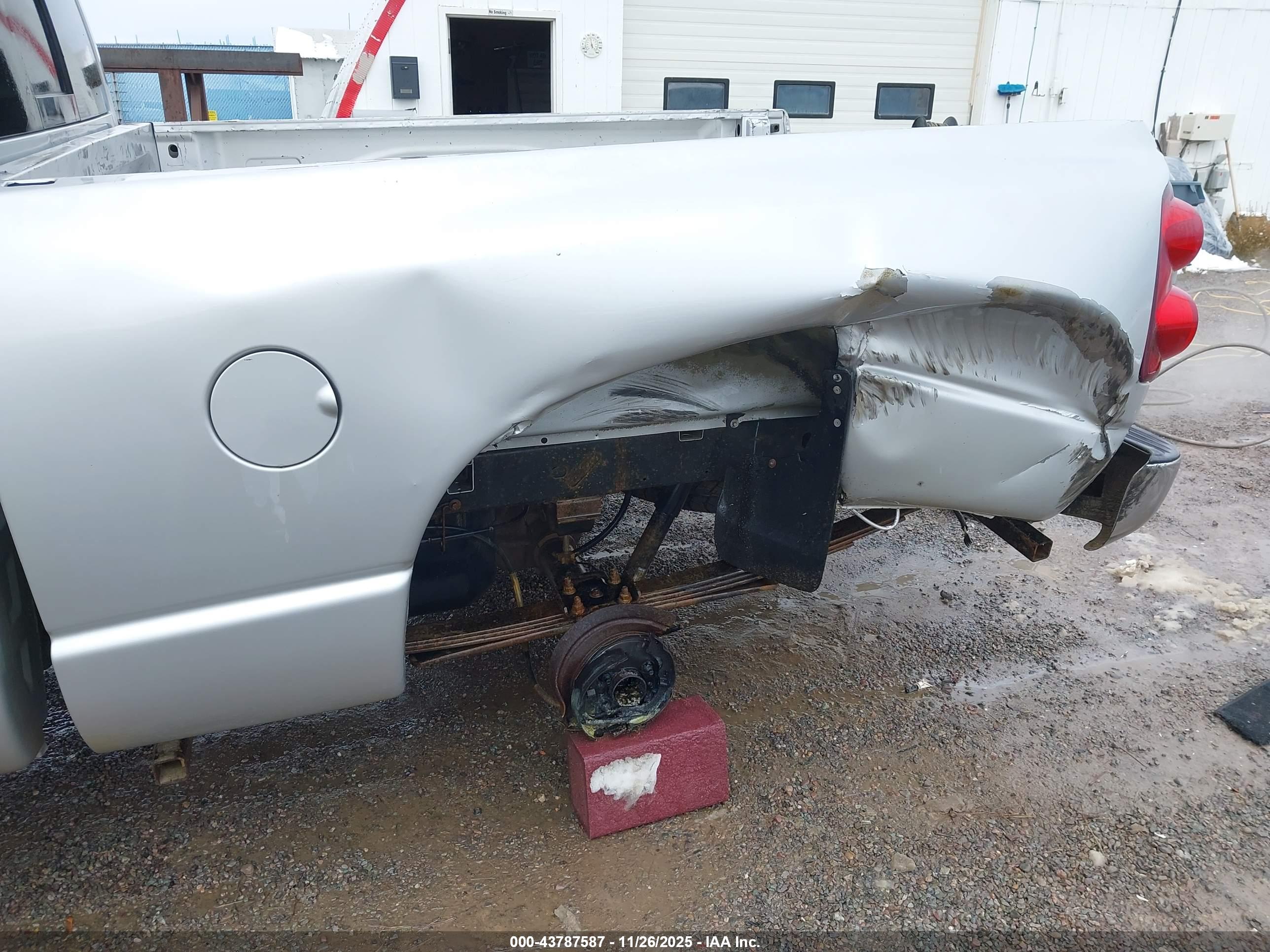 DODGE RAM image 6