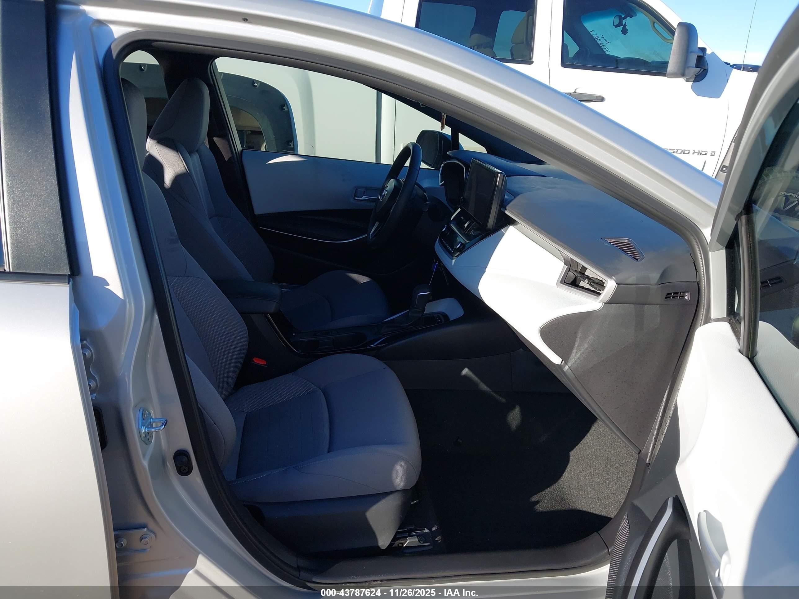 TOYOTA COROLLA image 5