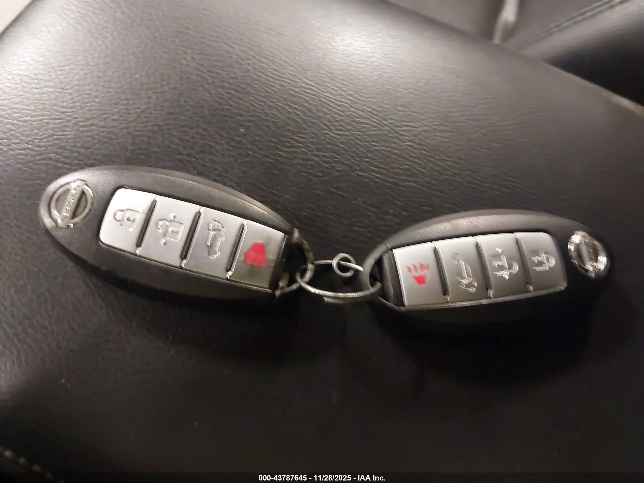 NISSAN MURANO image 11
