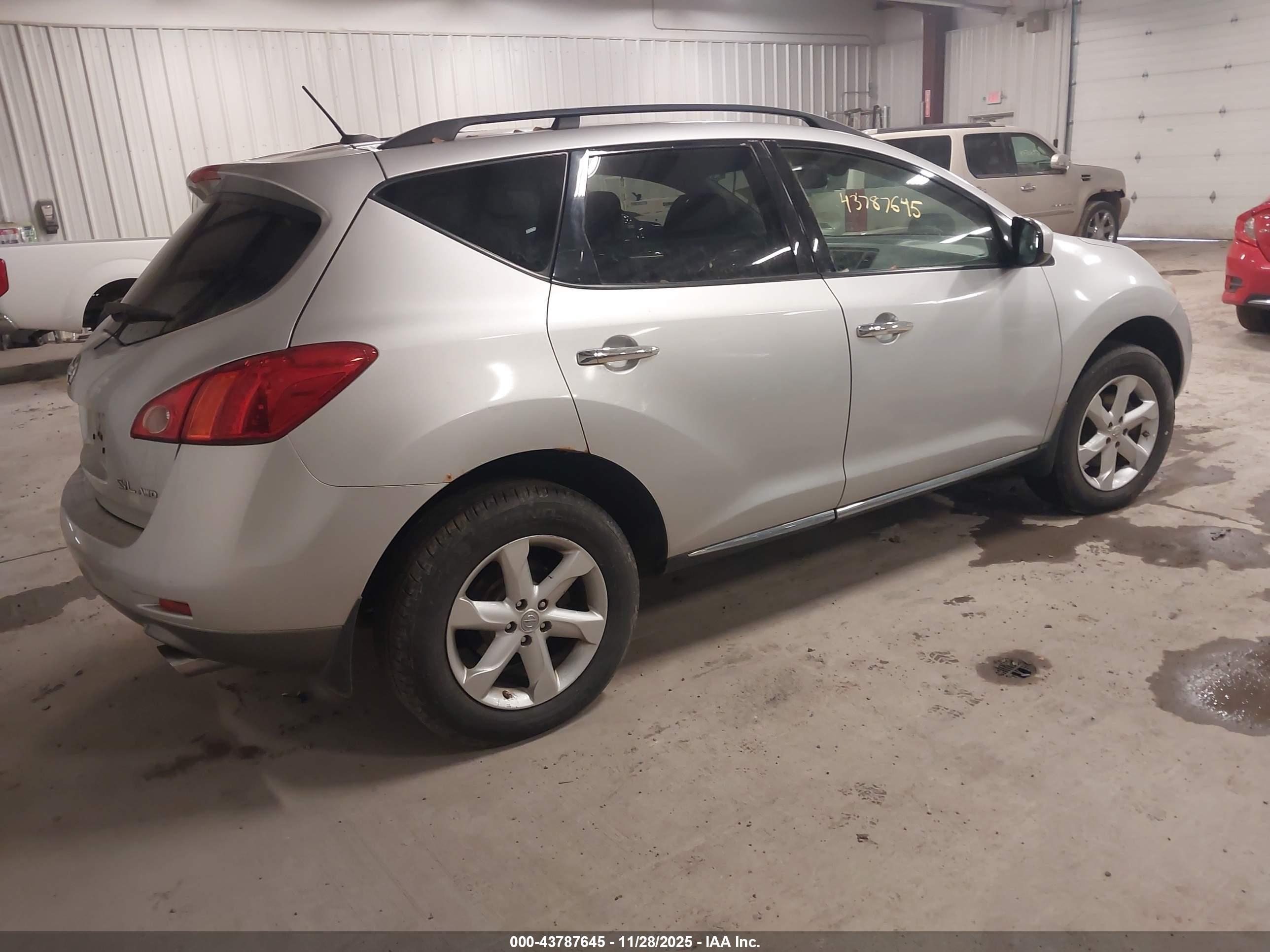 NISSAN MURANO image 4