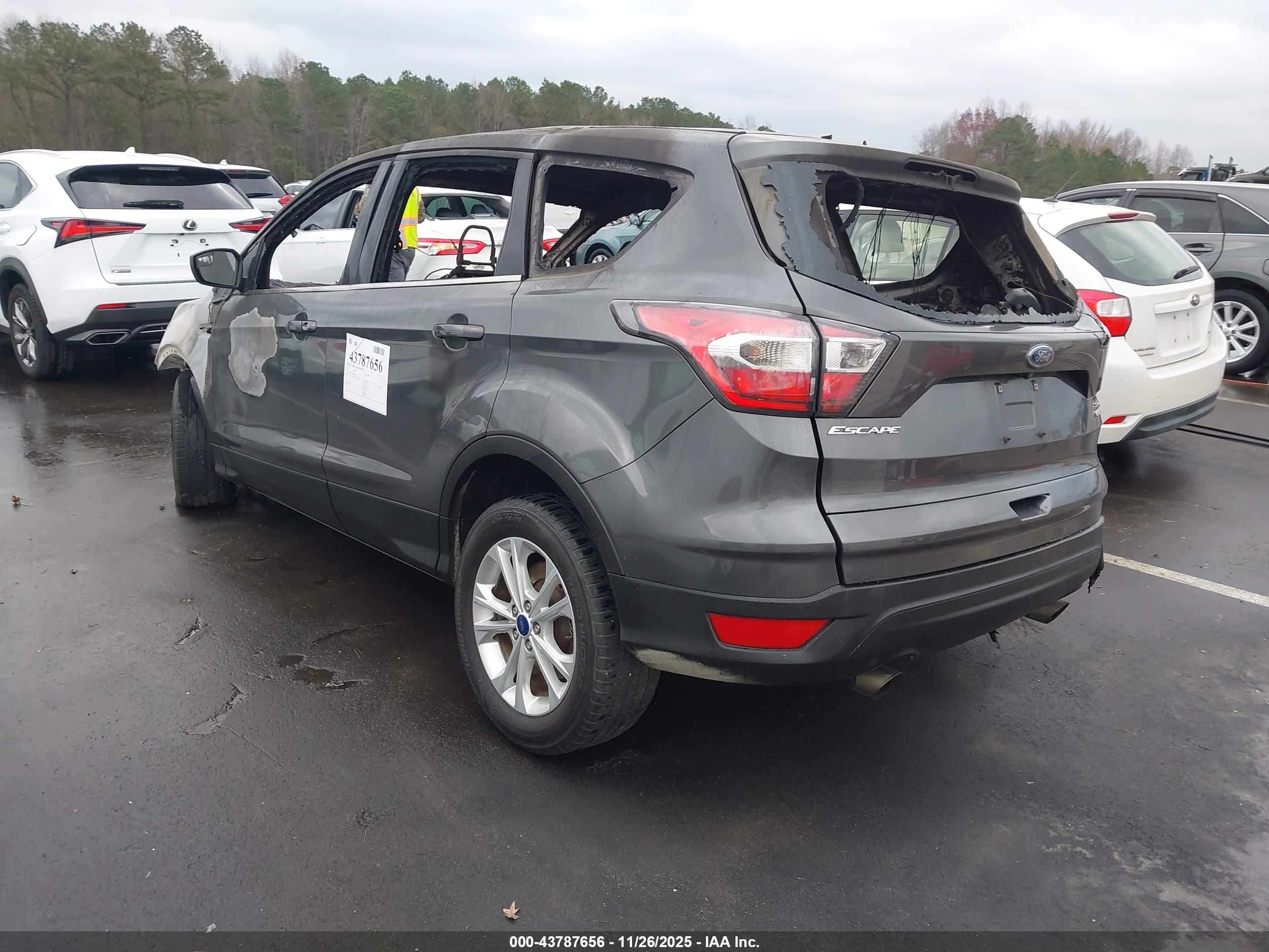 FORD ESCAPE image 3