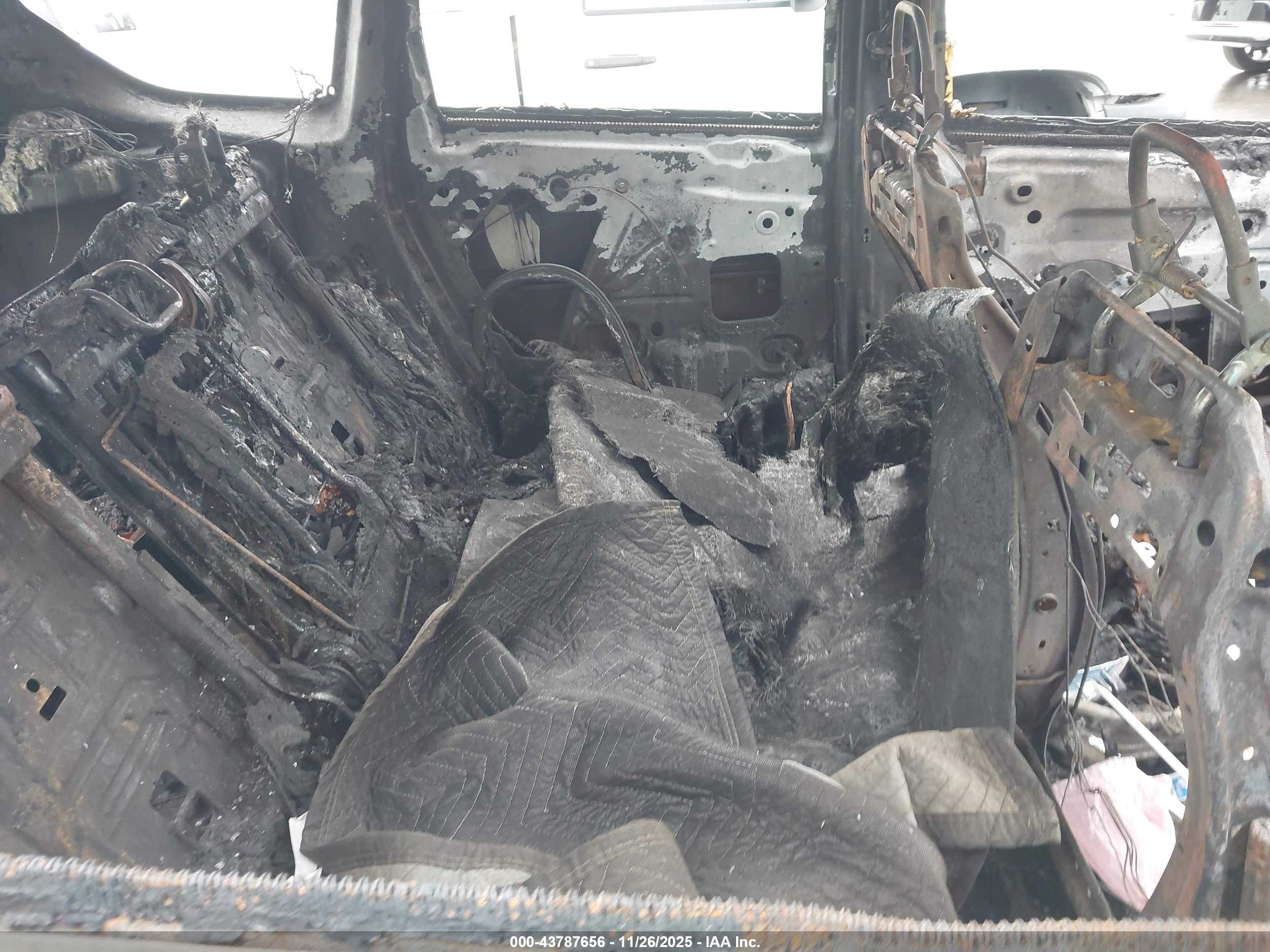 FORD ESCAPE image 8