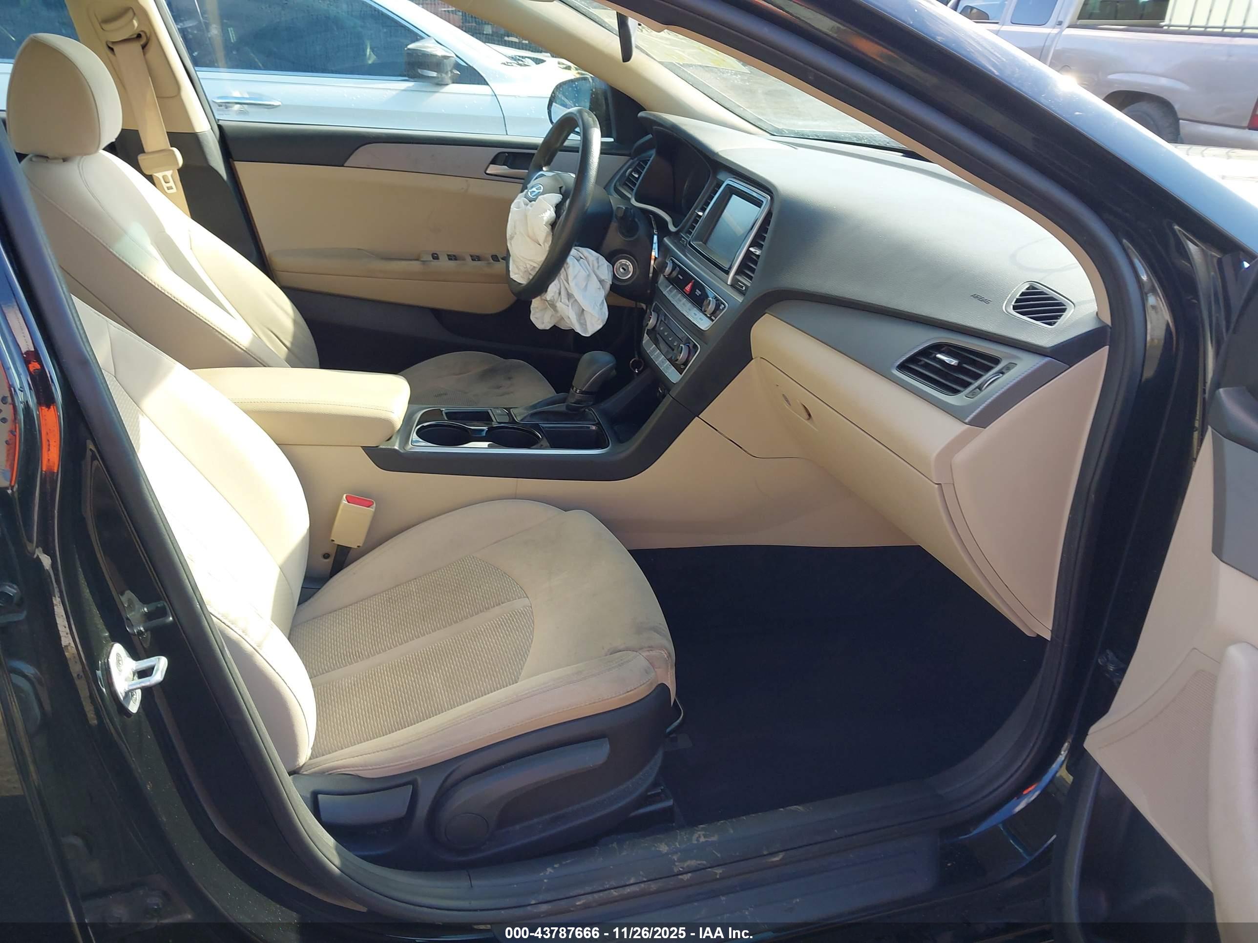 HYUNDAI SONATA image 5