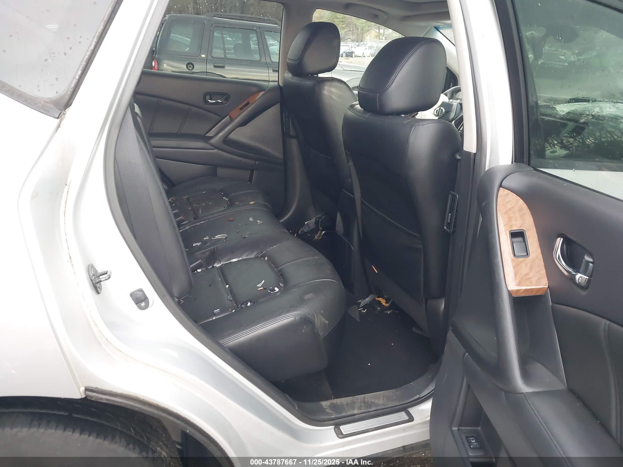 NISSAN MURANO image 8