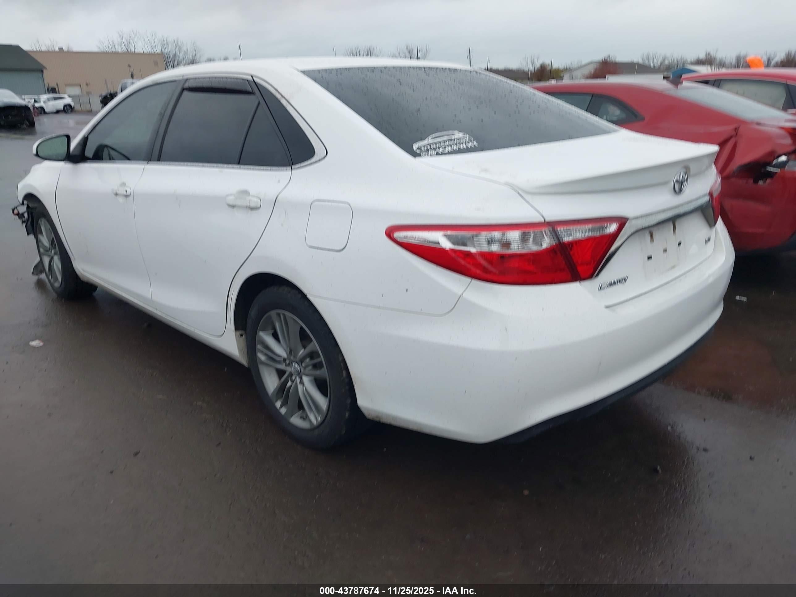 TOYOTA CAMRY image 3