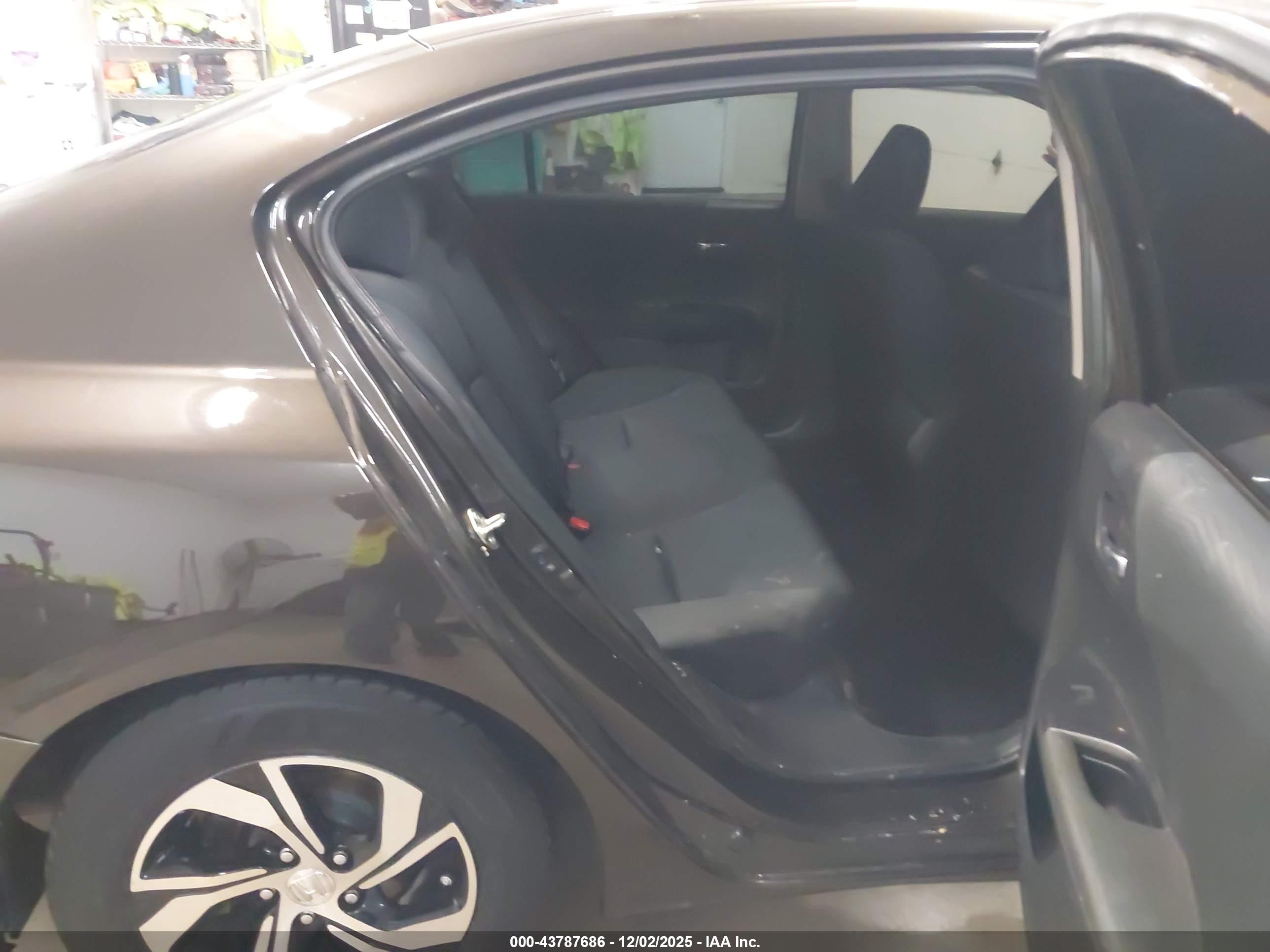HONDA ACCORD image 8