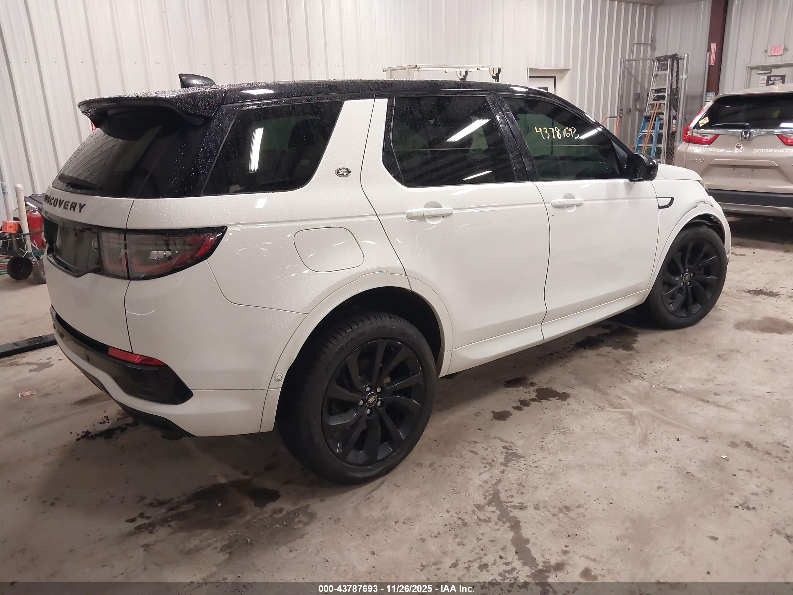 LAND ROVER image 4