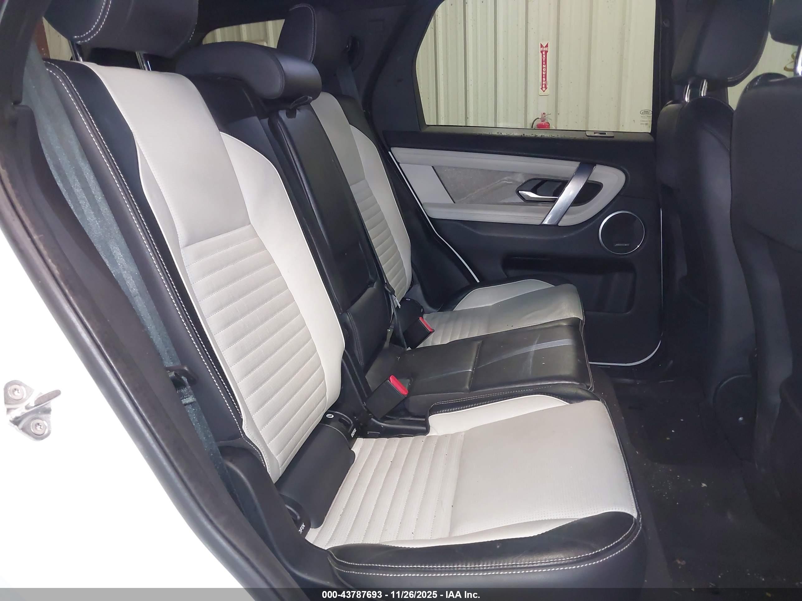 LAND ROVER image 8