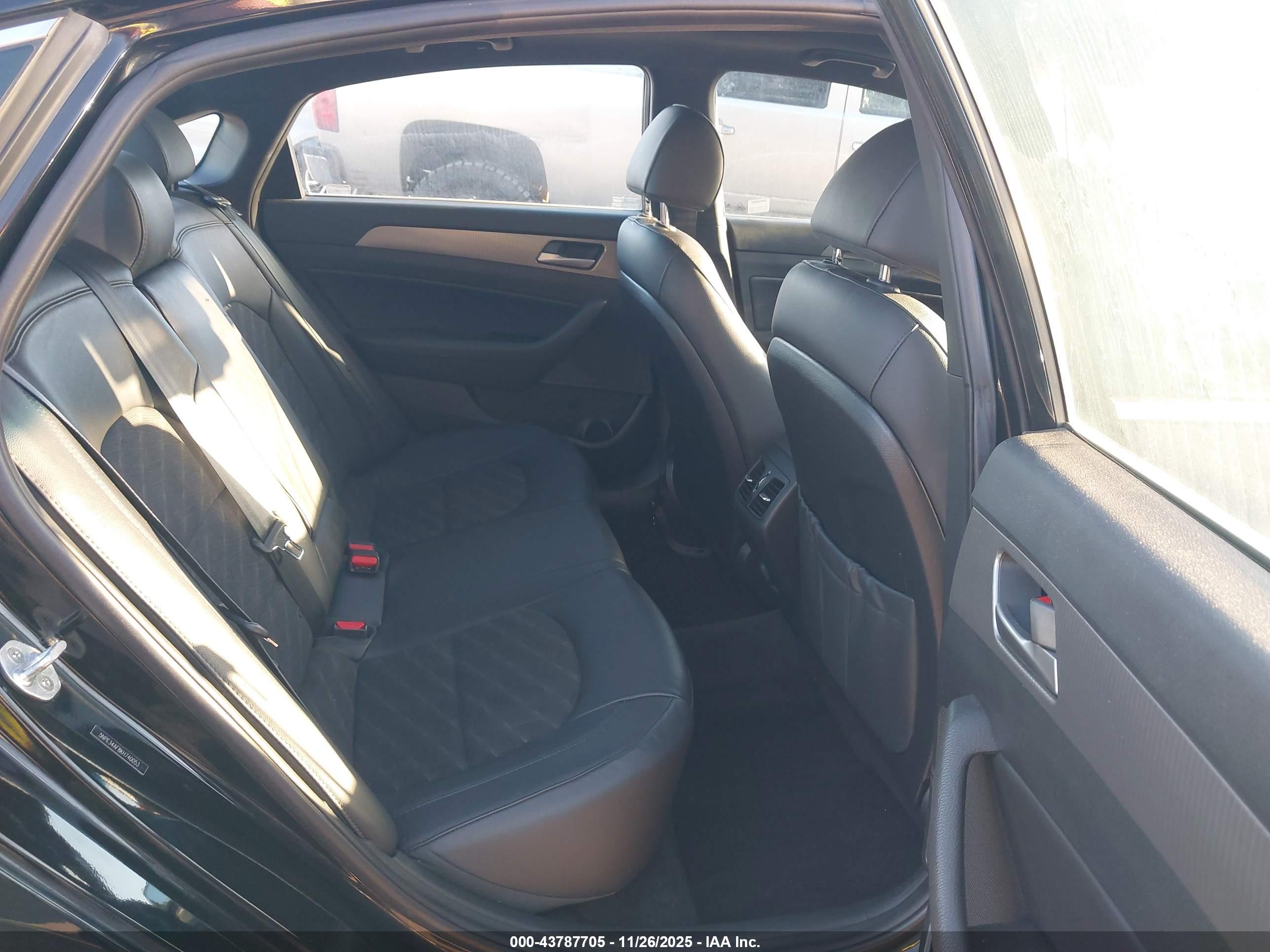 HYUNDAI SONATA image 8