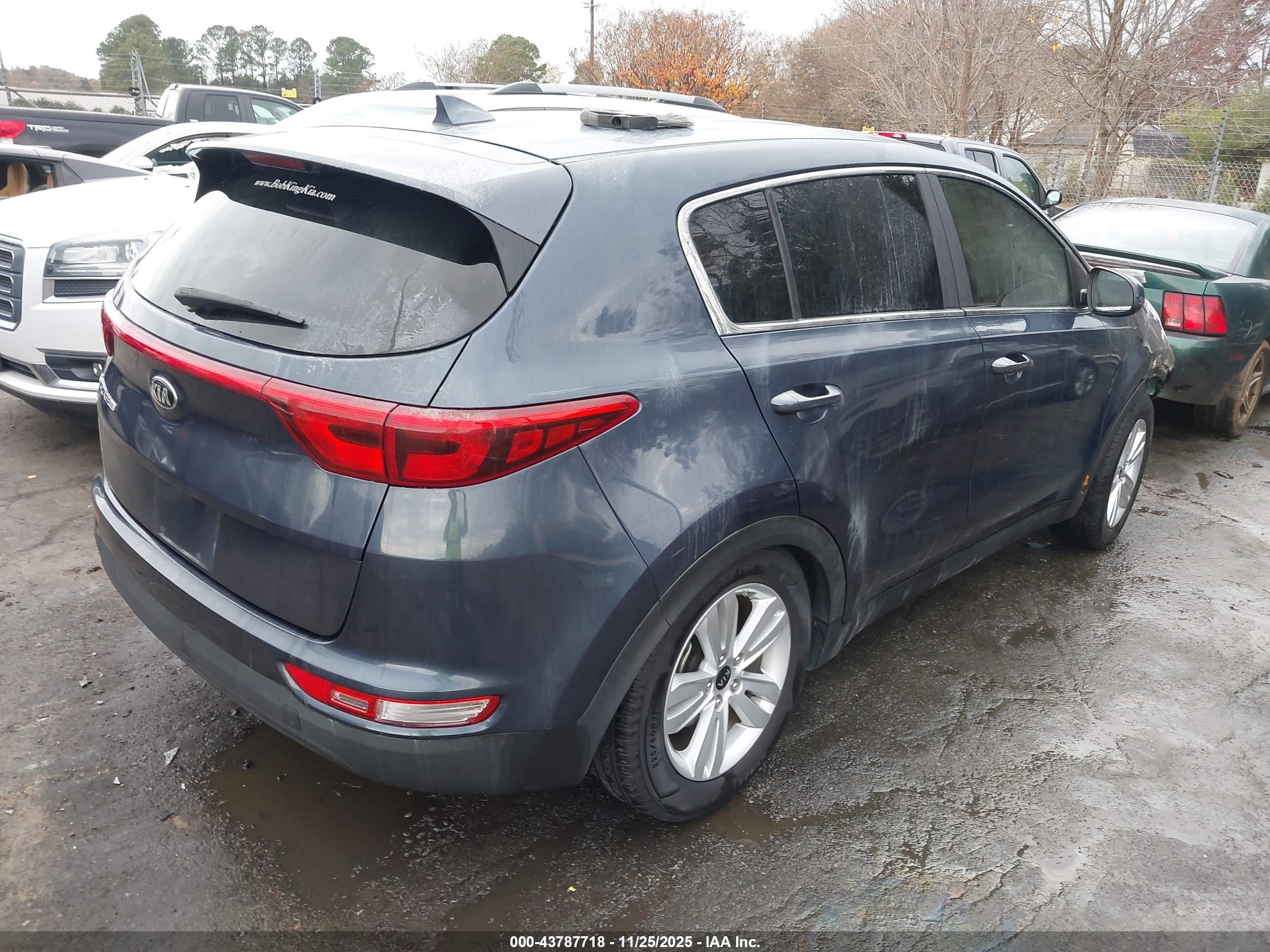 KIA SPORTAGE image 4