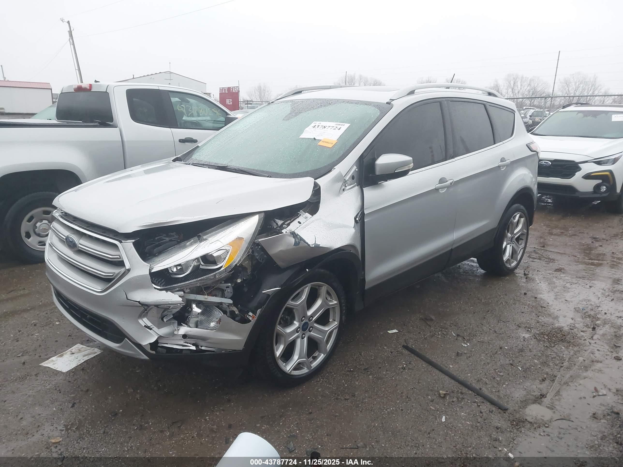 FORD ESCAPE image 2