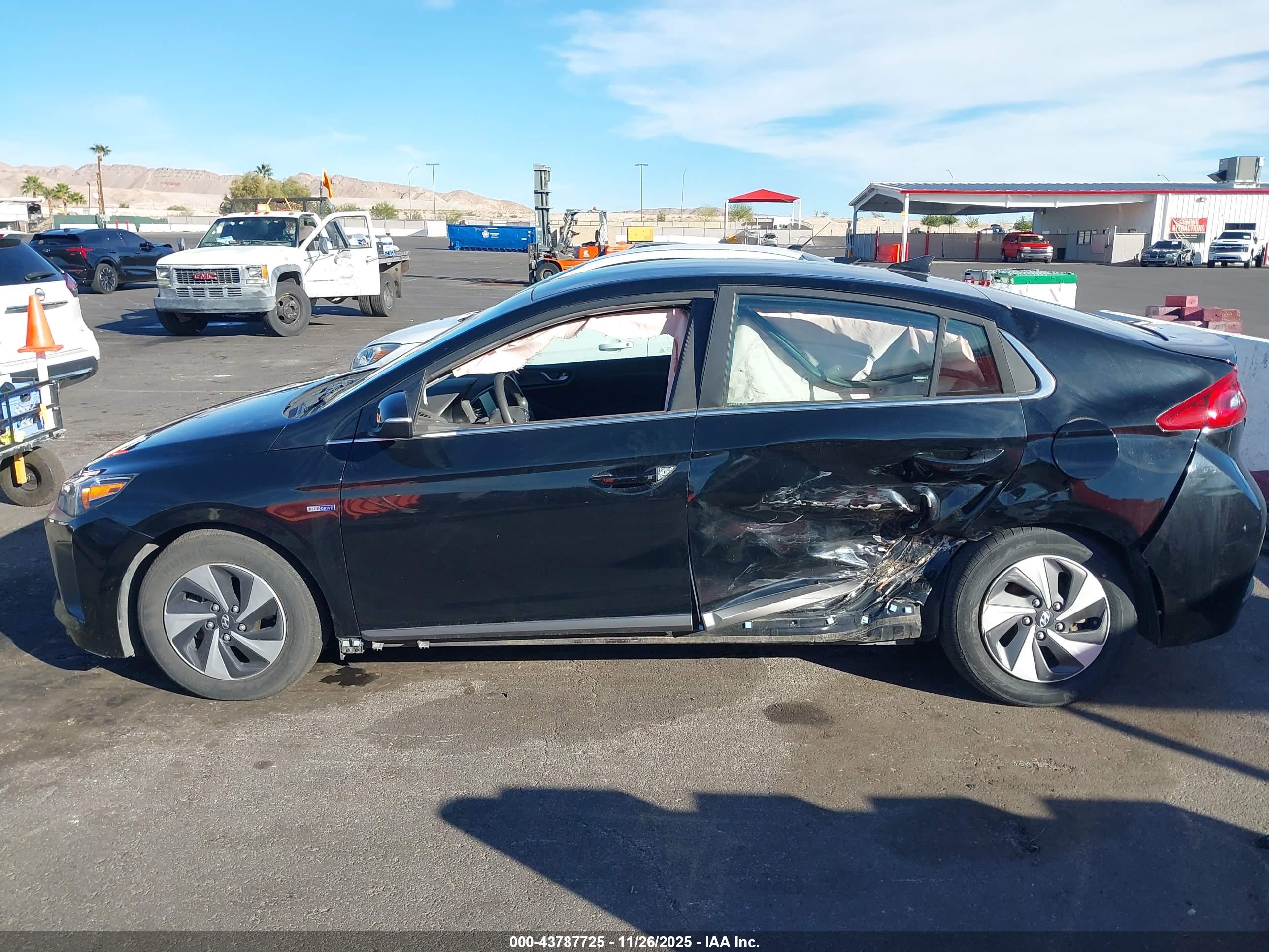 HYUNDAI IONIQ image 6