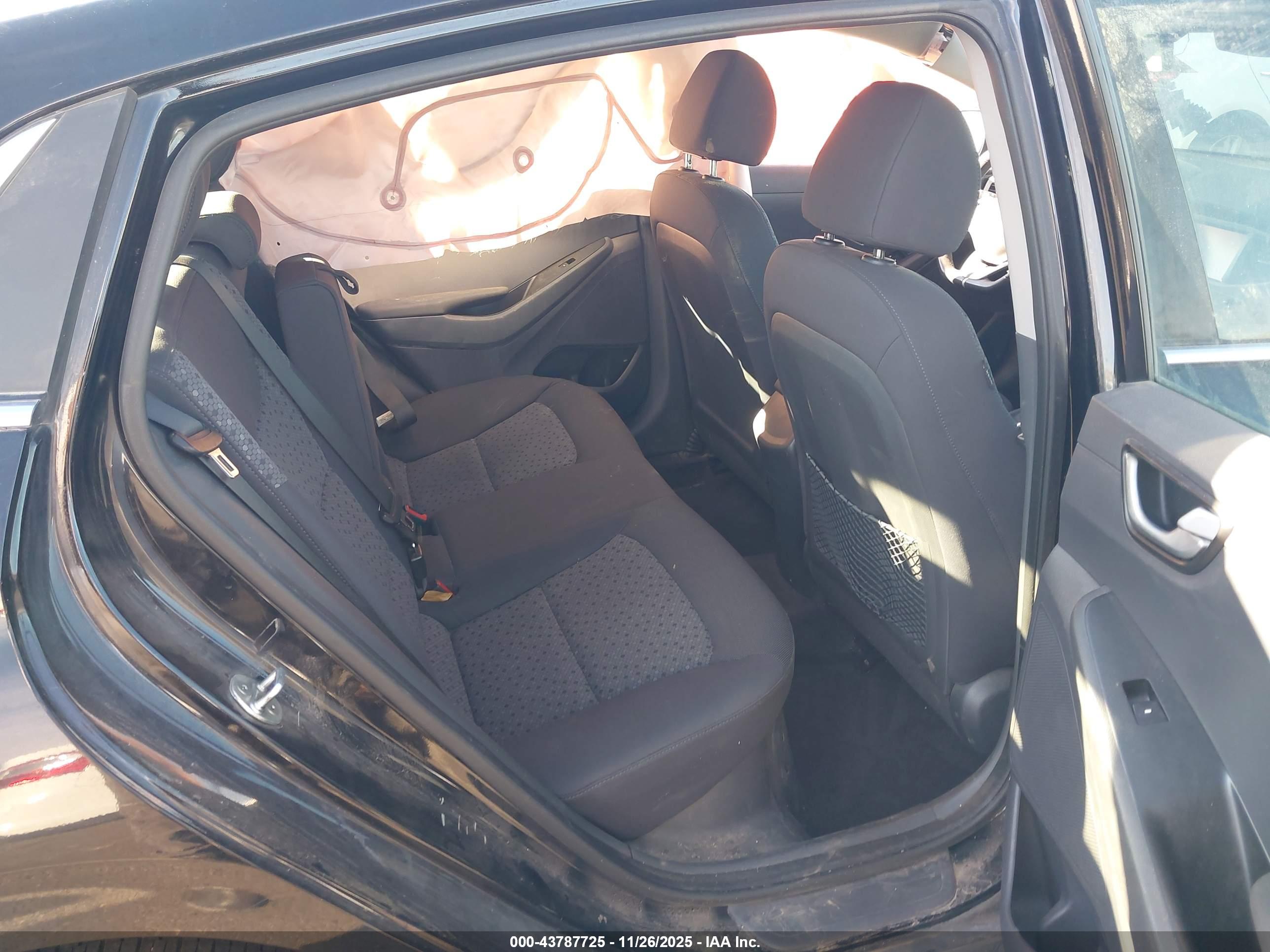 HYUNDAI IONIQ image 8