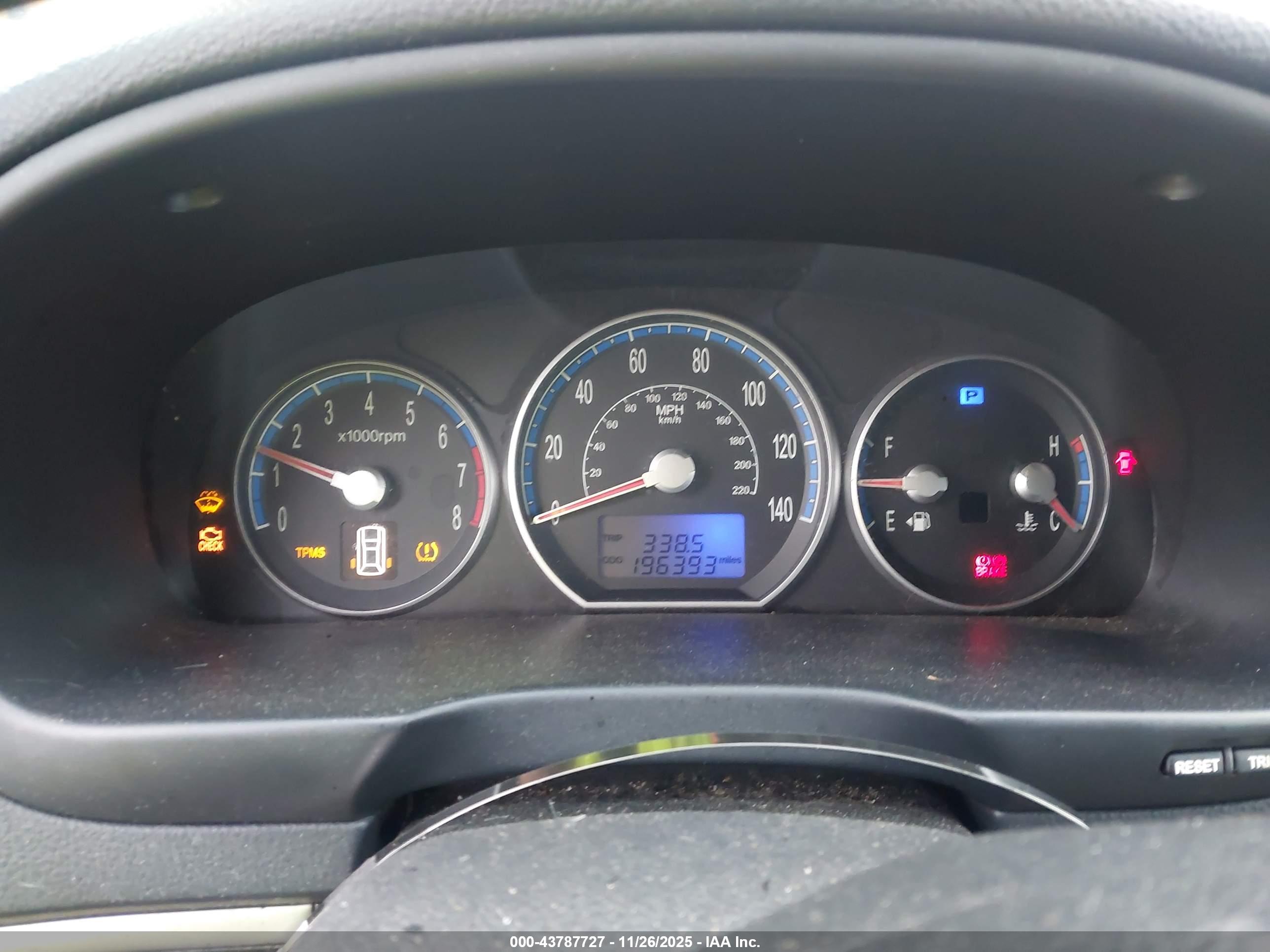 HYUNDAI SANTA image 7