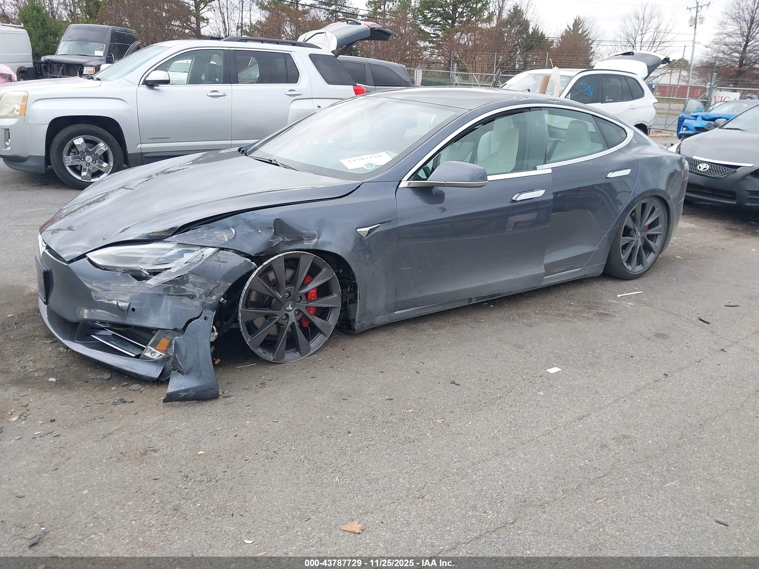 TESLA MODEL image 2