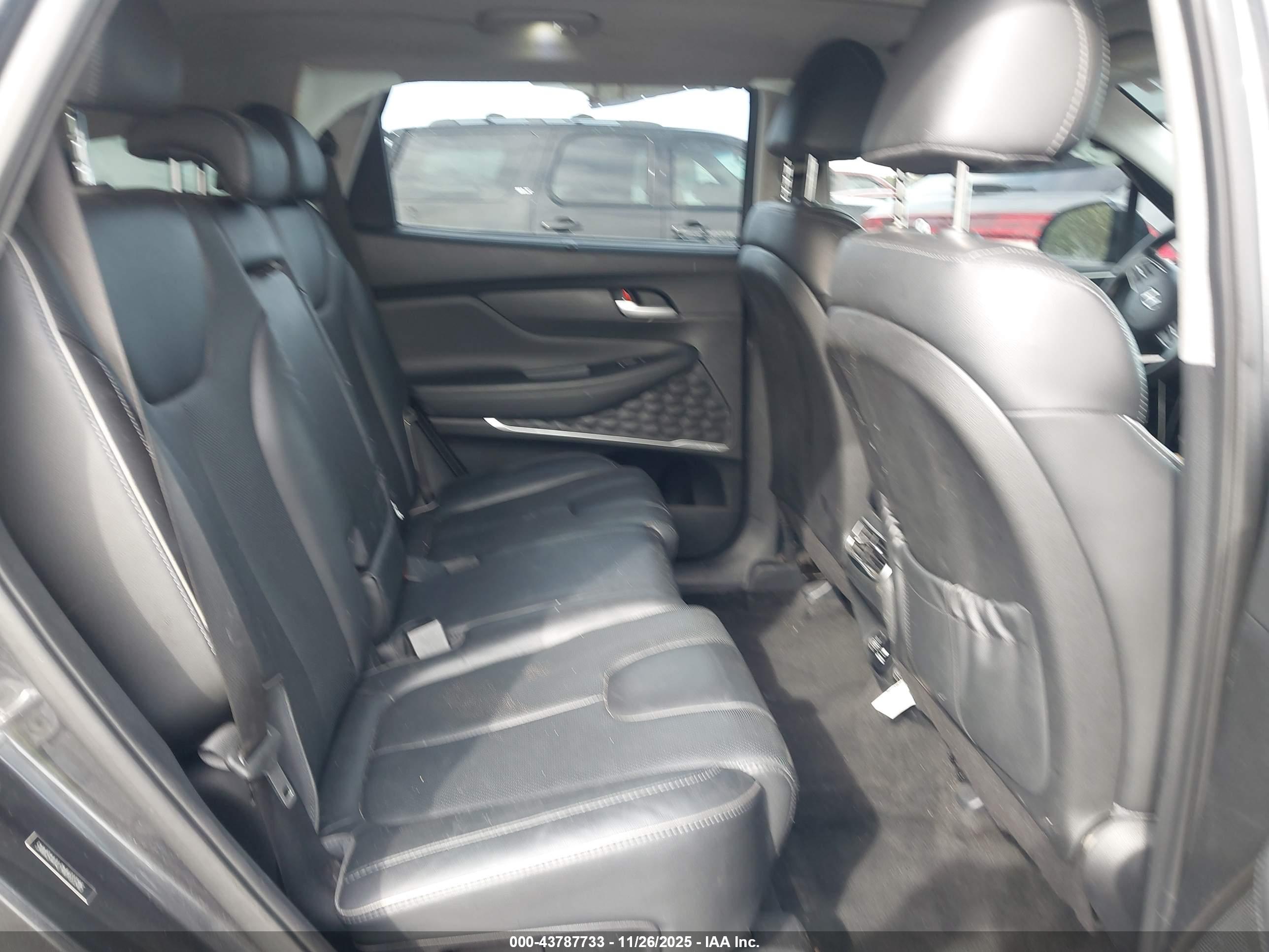 HYUNDAI SANTA image 8