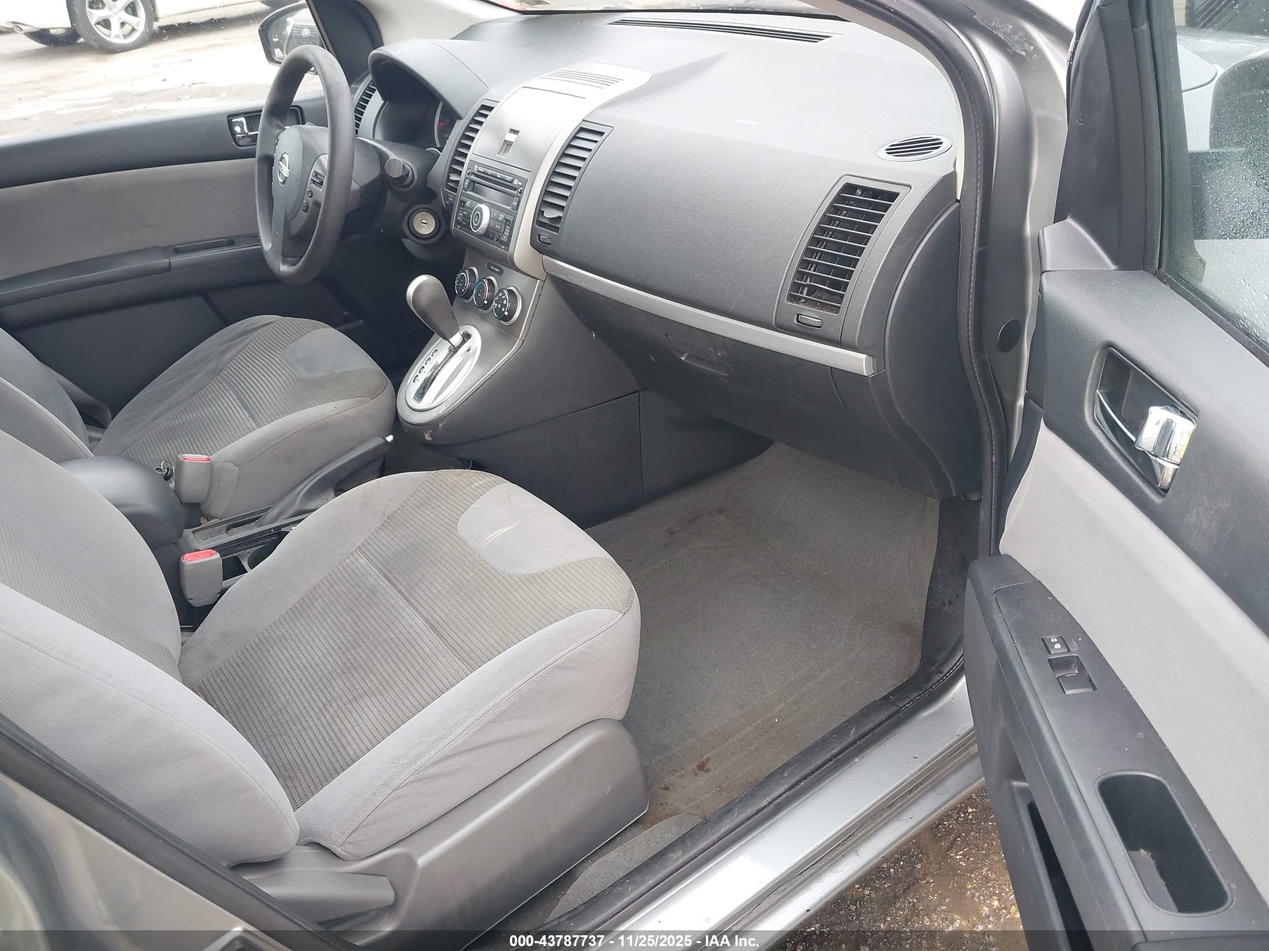 NISSAN SENTRA image 5