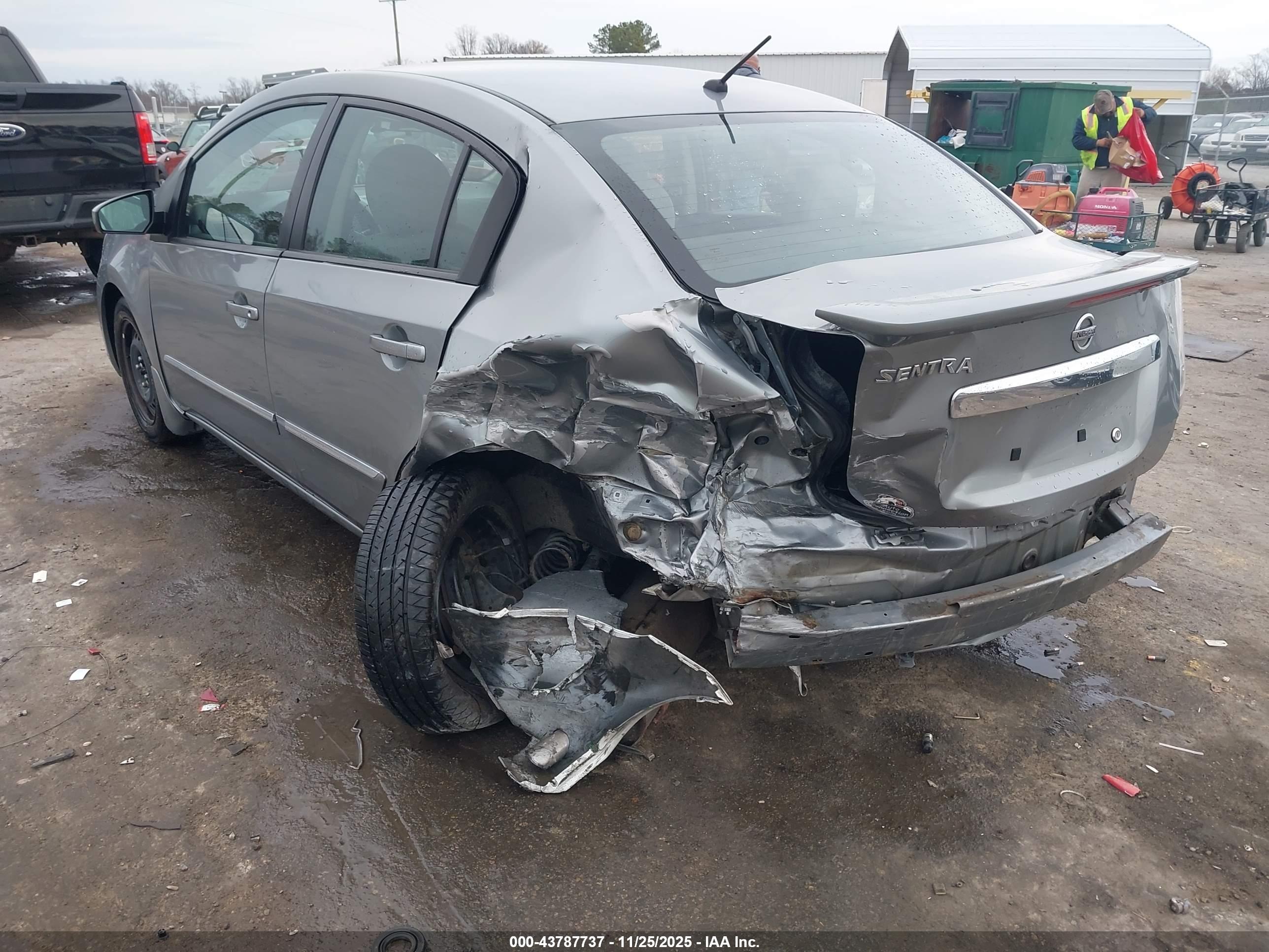 NISSAN SENTRA image 6